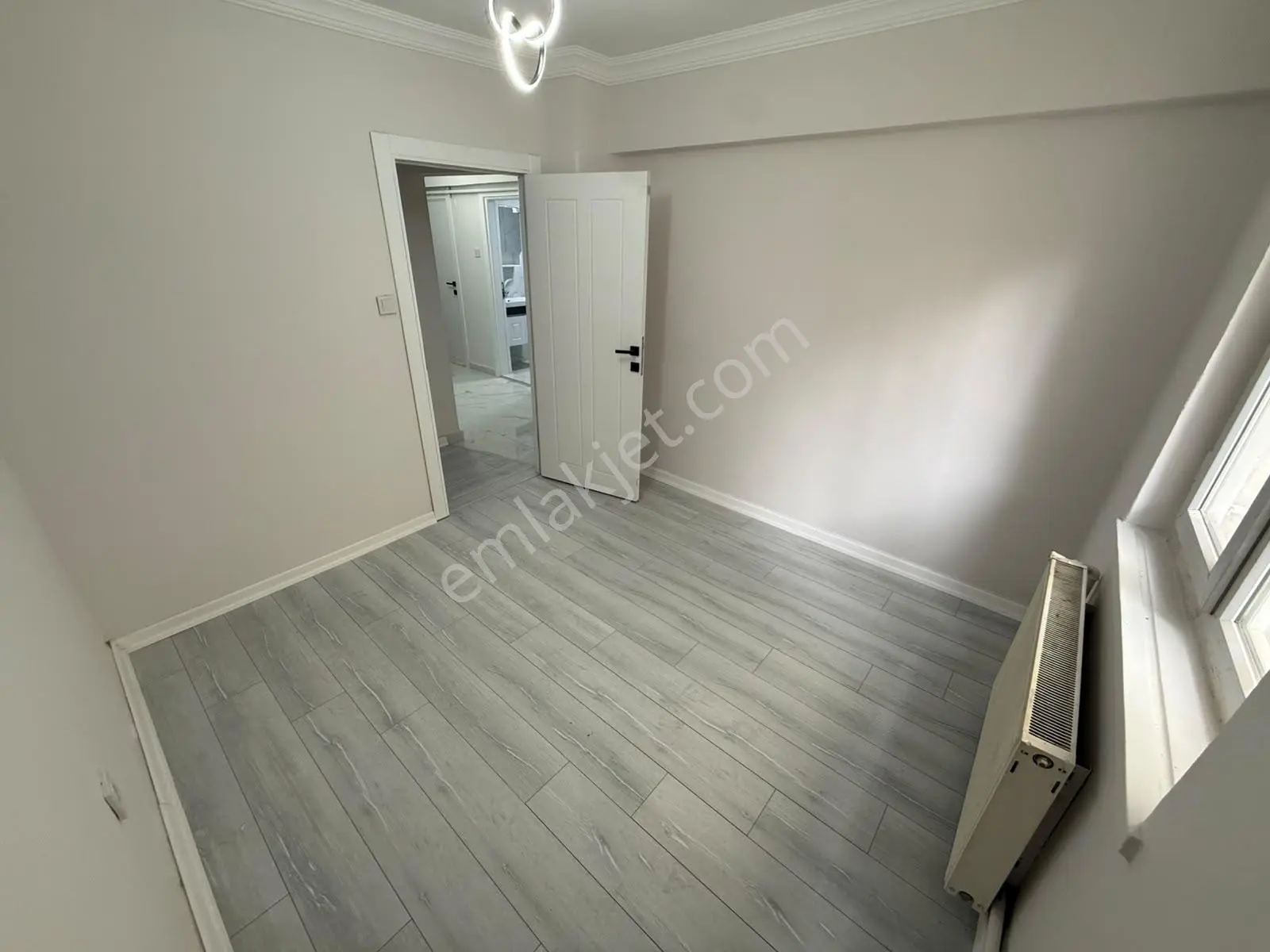 Altınpark Karşısı Full Yapılı Kat Konumunda Kilerli Fırsat Daire — fotoğraf 9