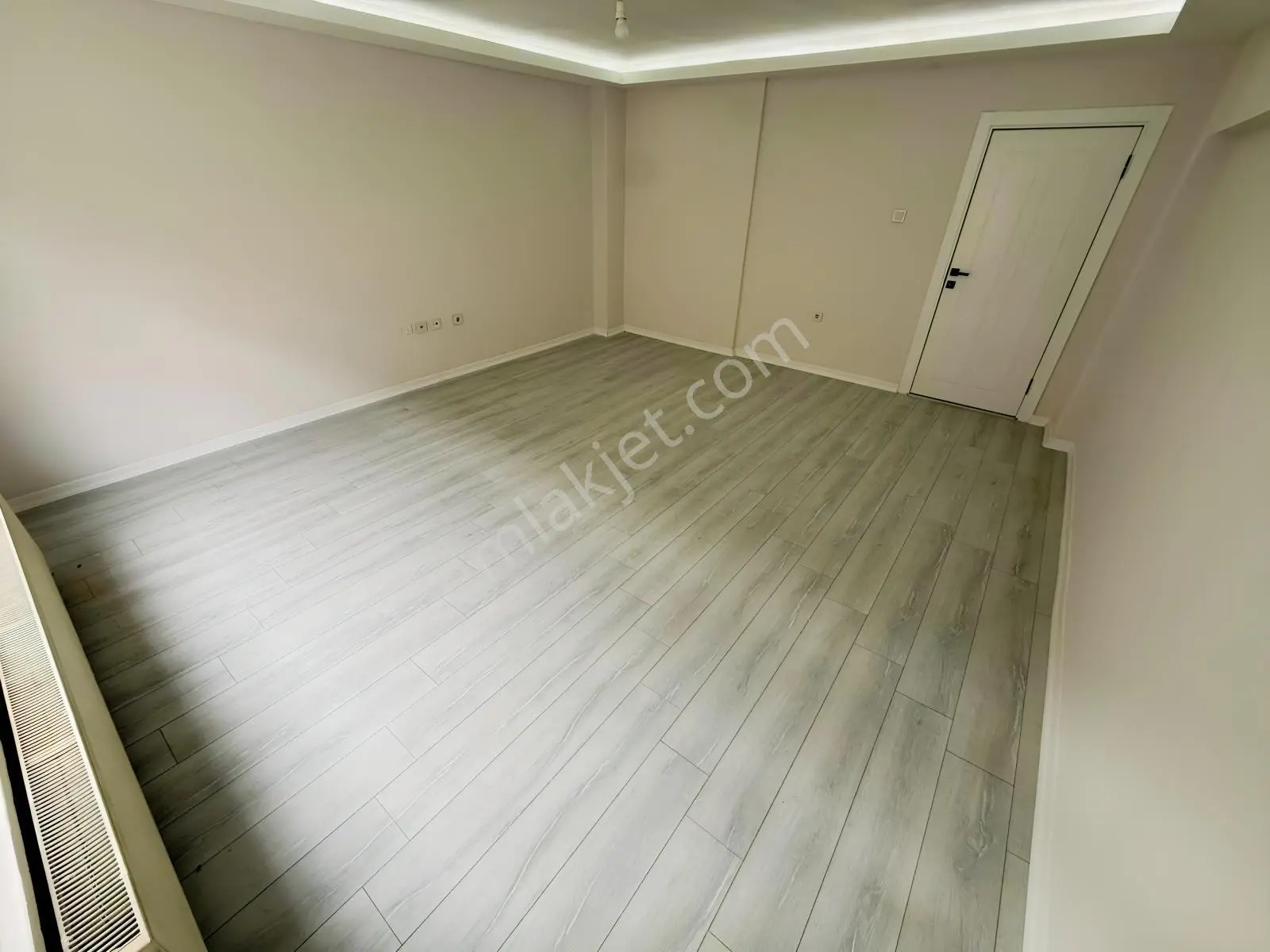 Altınpark Karşısı Full Yapılı Kat Konumunda Kilerli Fırsat Daire — fotoğraf 11