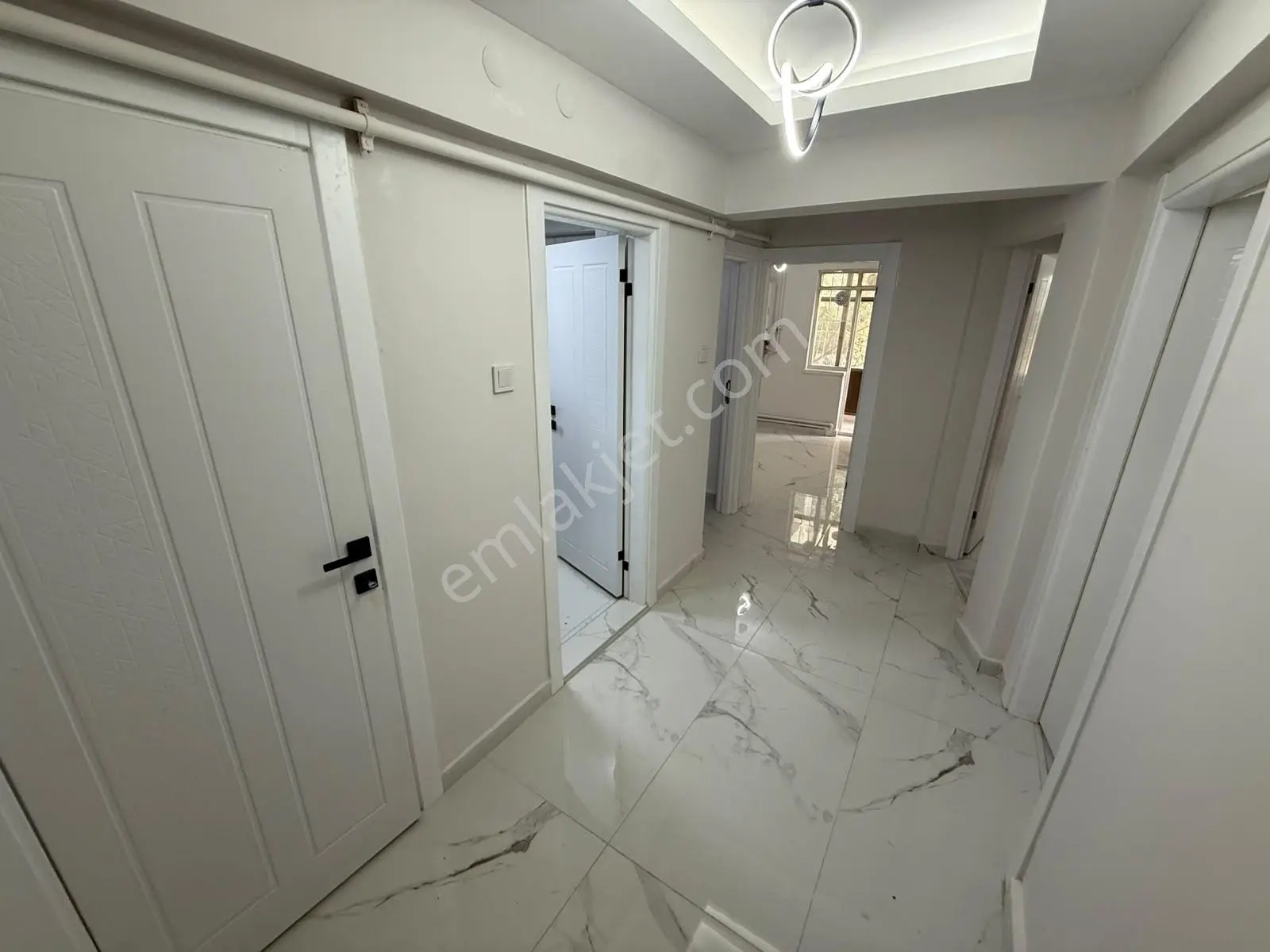 Altınpark Karşısı Full Yapılı Kat Konumunda Kilerli Fırsat Daire — fotoğraf 20