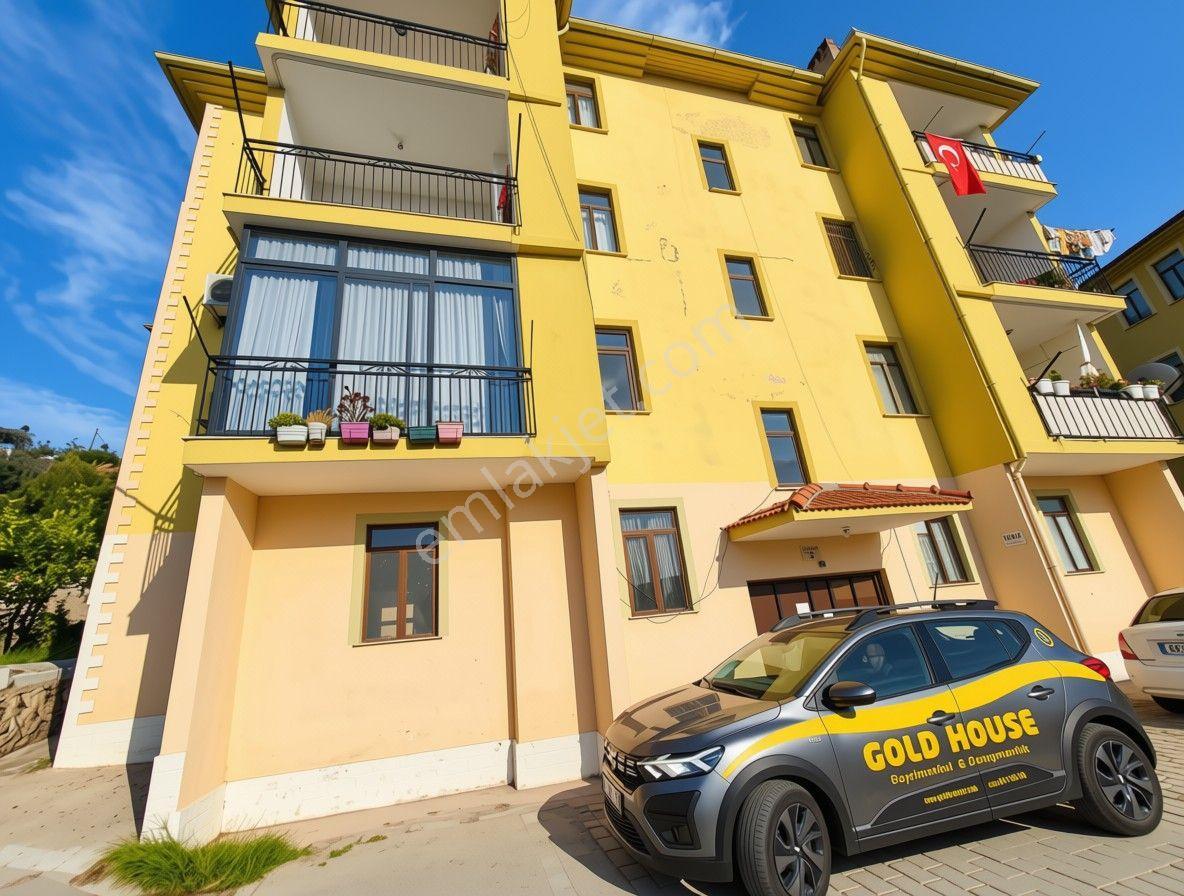 Goldhouse Dan Satılık Fırsat Çalıca Da 3+1 Arakat Daire — fotoğraf 2
