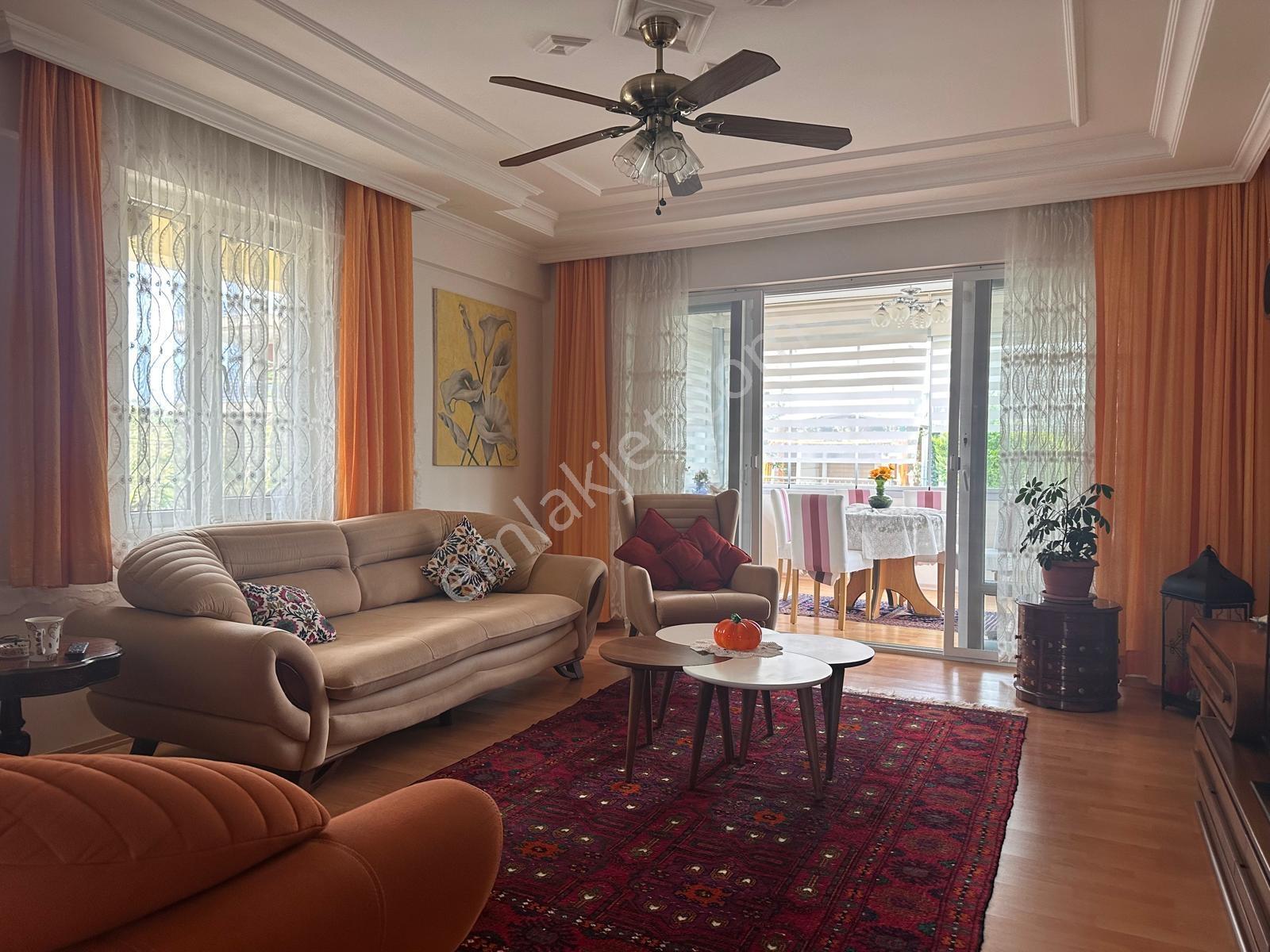 Altınova Sahilde Satılık Tam Müstakil Villa — fotoğraf 3