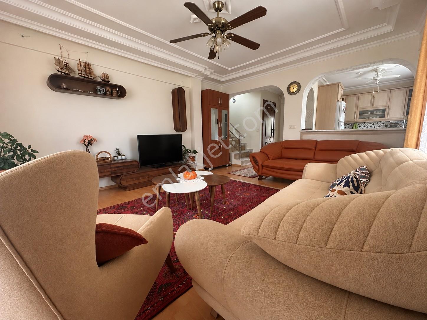 Altınova Sahilde Satılık Tam Müstakil Villa — fotoğraf 5