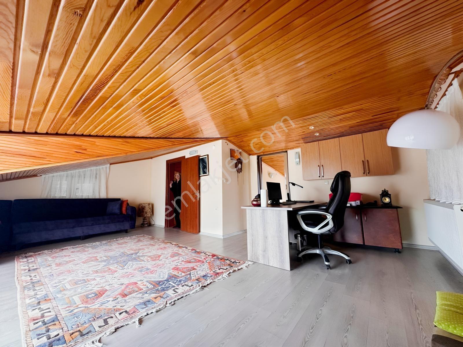 Altınova Sahilde Satılık Tam Müstakil Villa — fotoğraf 16