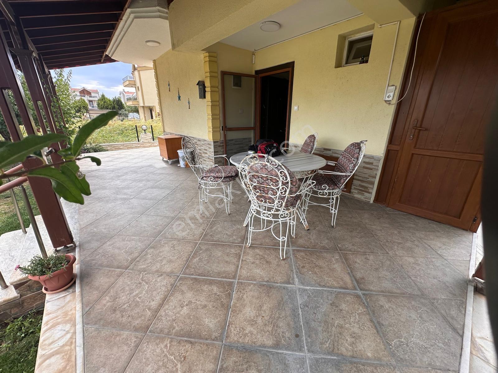 Altınova Sahilde Satılık Tam Müstakil Villa — fotoğraf 19