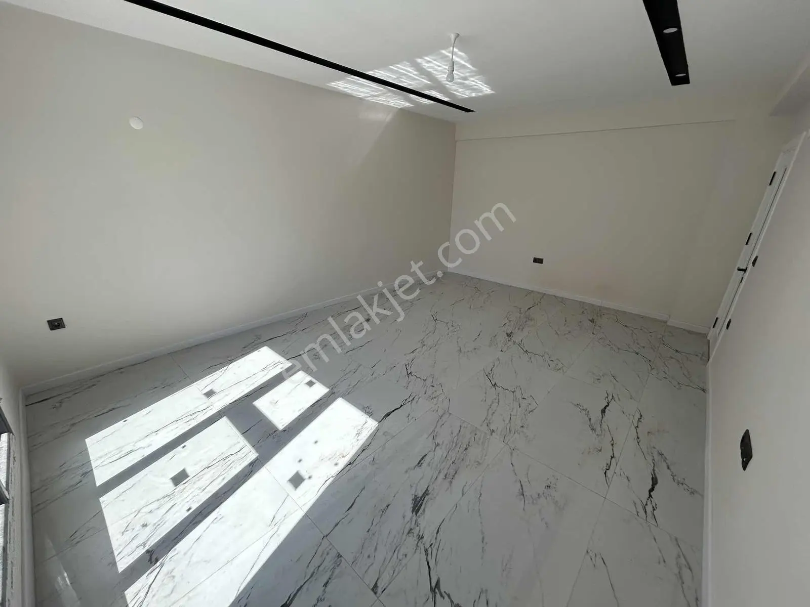 Onmax Bademlanında Satılık 2+1 Avantajlı Konumda Lüx Daire — fotoğraf 7