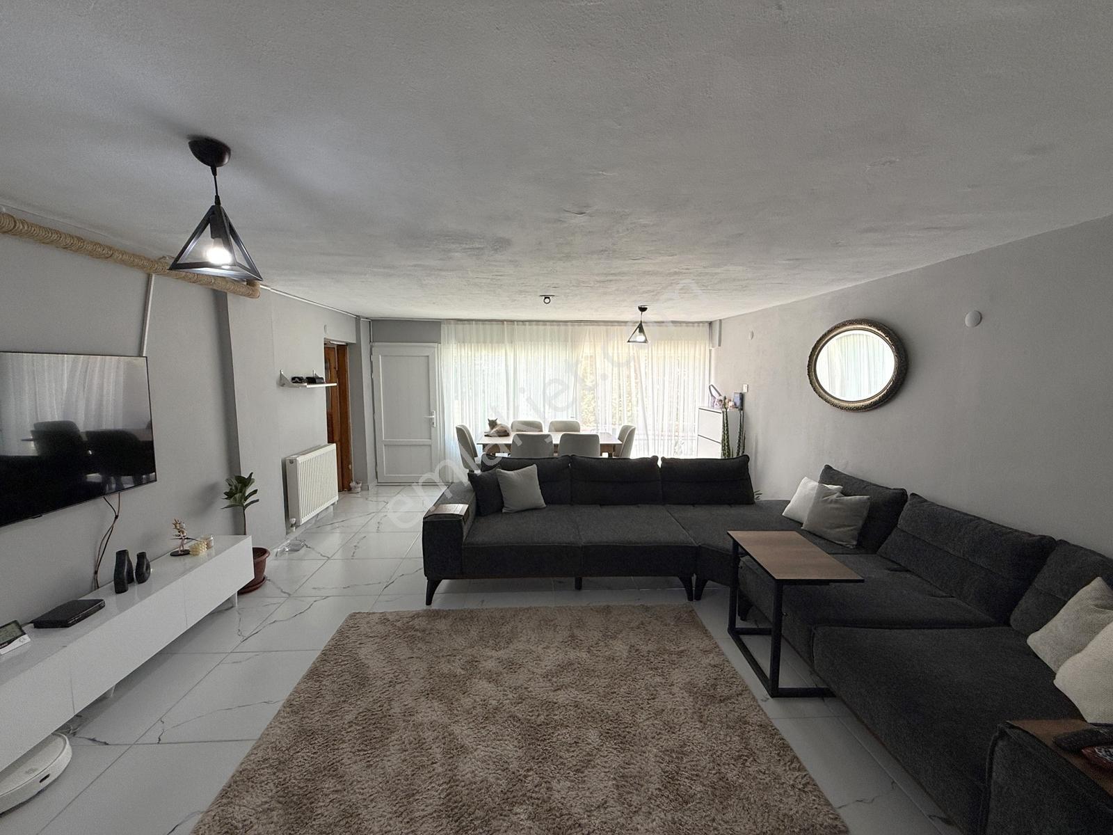 Kuşadası Marina Bölgesi Akdemir Sitesinde Forleks Satılık Villa! — fotoğraf 5