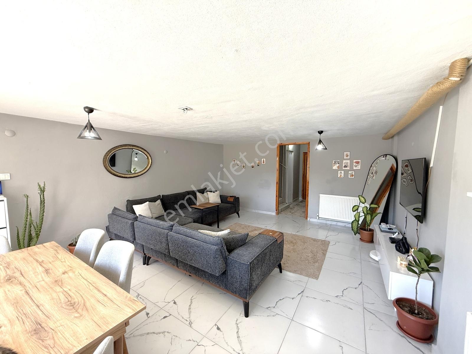 Kuşadası Marina Bölgesi Akdemir Sitesinde Forleks Satılık Villa! — fotoğraf 7