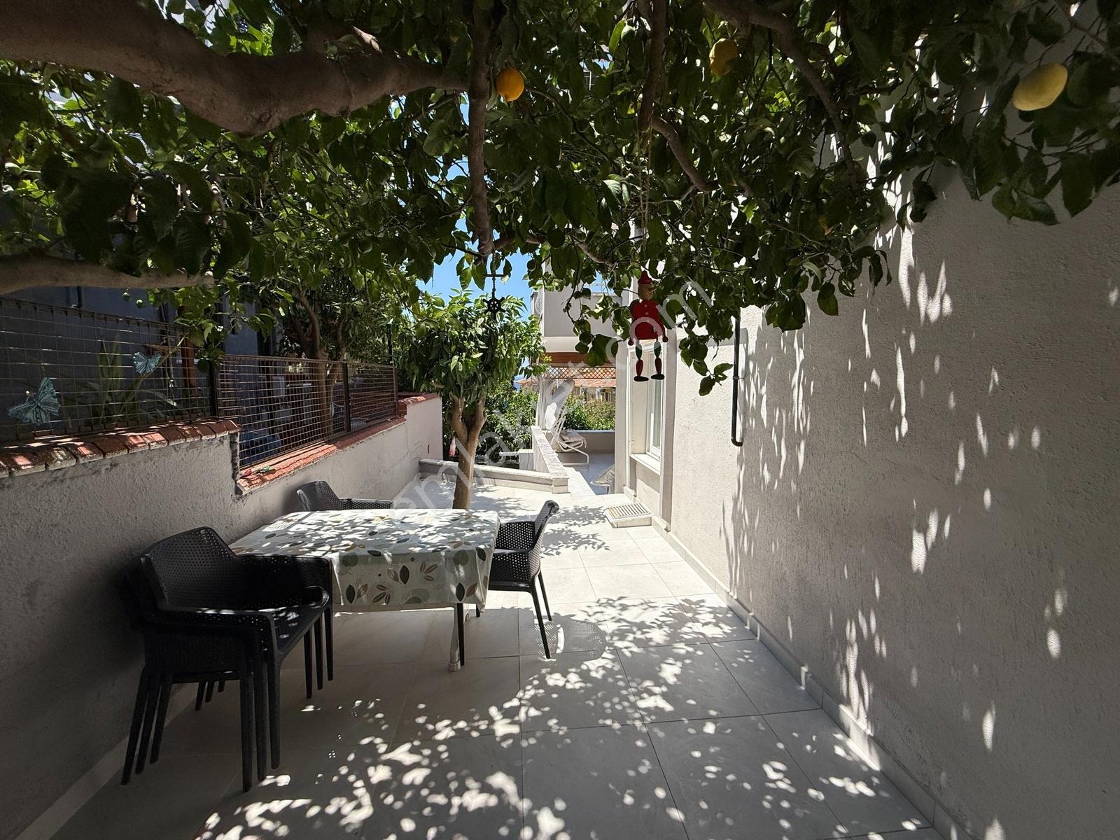 Kuşadası Marina Bölgesi Akdemir Sitesinde Forleks Satılık Villa! — fotoğraf 14