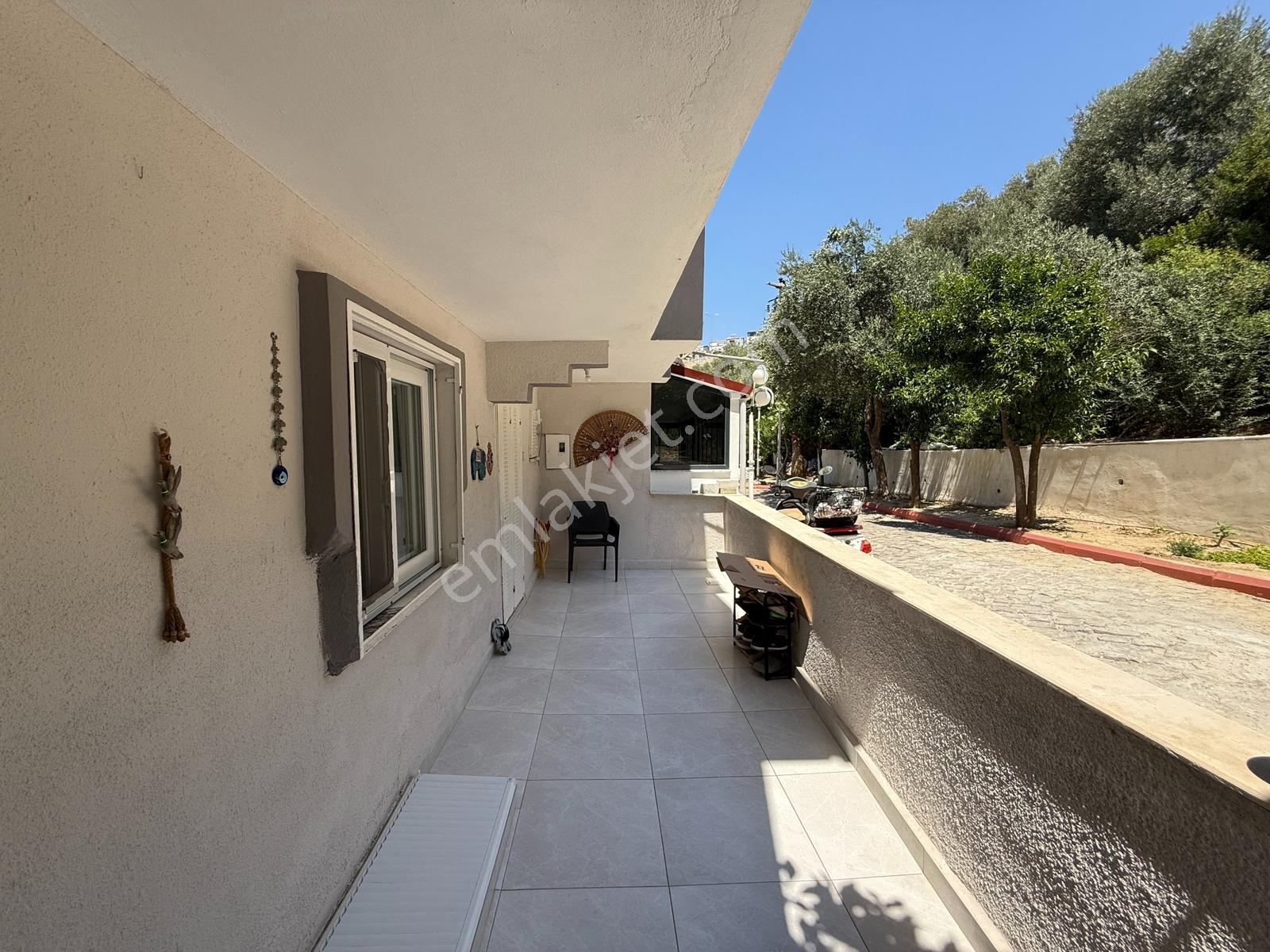 Kuşadası Marina Bölgesi Akdemir Sitesinde Forleks Satılık Villa! — fotoğraf 16