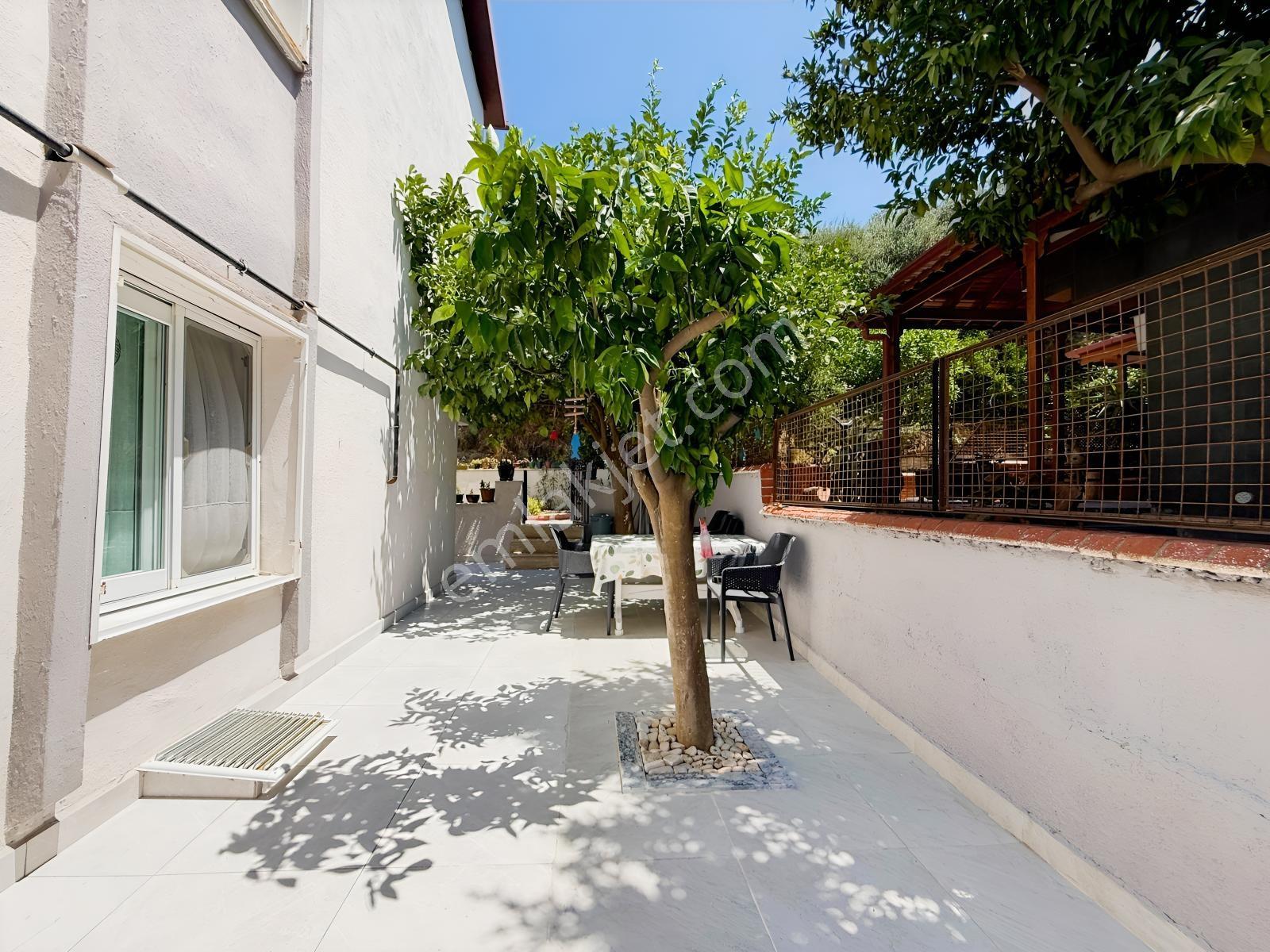 Kuşadası Marina Bölgesi Akdemir Sitesinde Forleks Satılık Villa! — fotoğraf 17