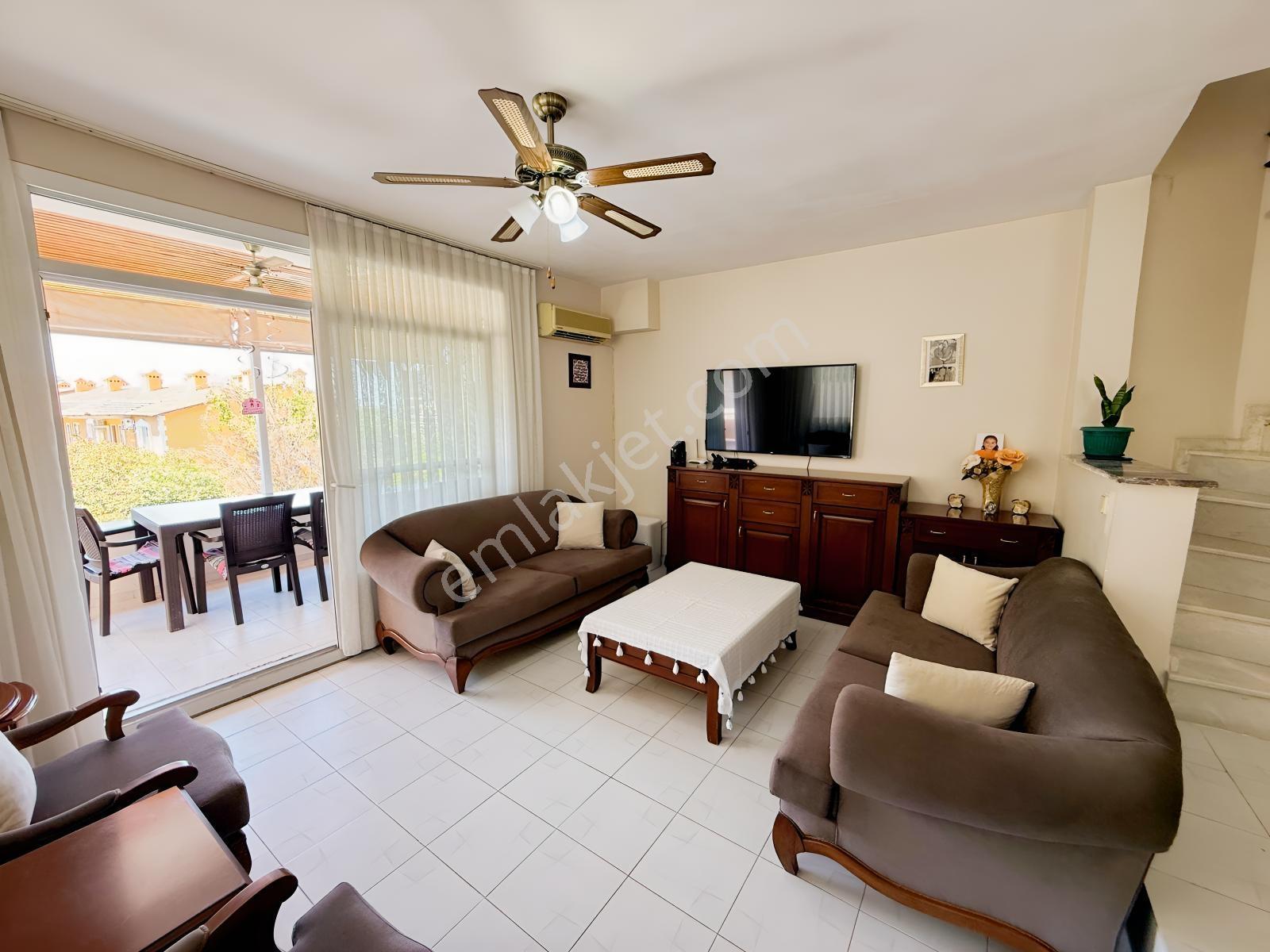 Kuşadası Marina Bölgesi Akdemir Sitesinde Forleks Satılık Villa! — fotoğraf 19