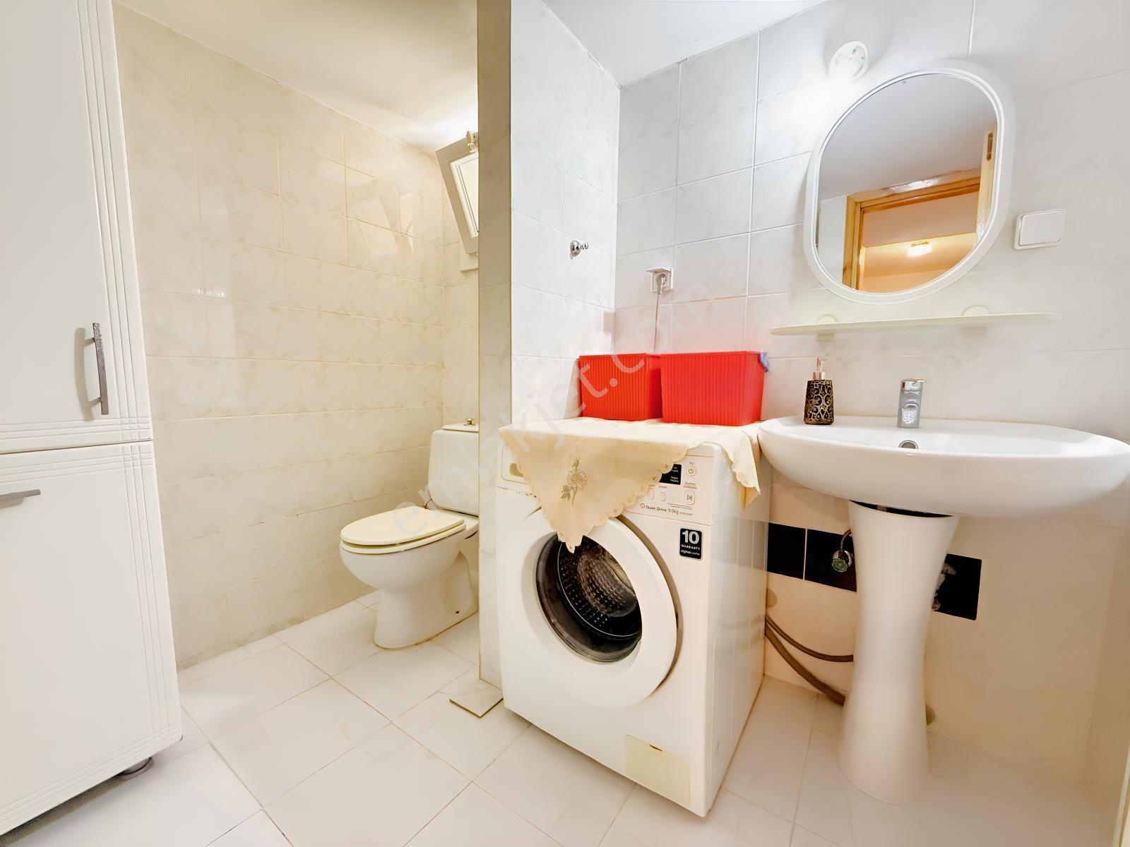 Kuşadası Marina Bölgesi Akdemir Sitesinde Forleks Satılık Villa! — fotoğraf 27