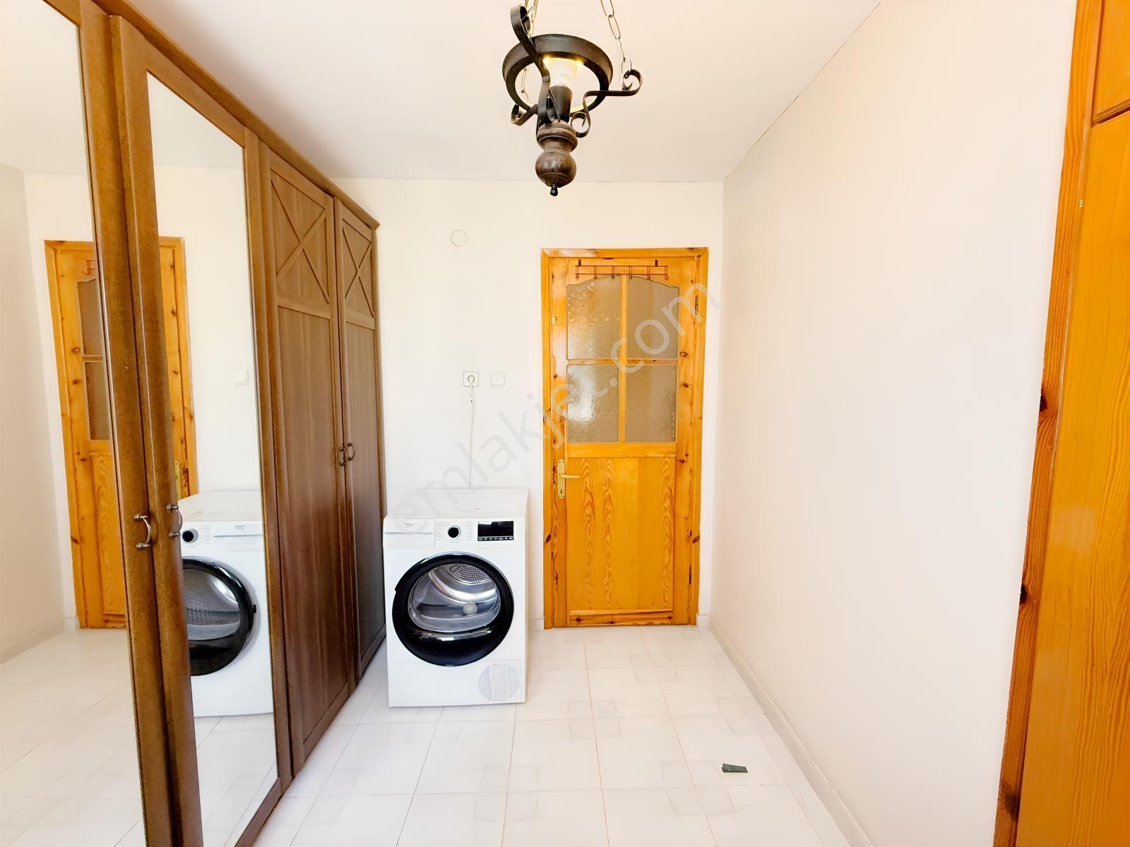 Kuşadası Marina Bölgesi Akdemir Sitesinde Forleks Satılık Villa! — fotoğraf 28