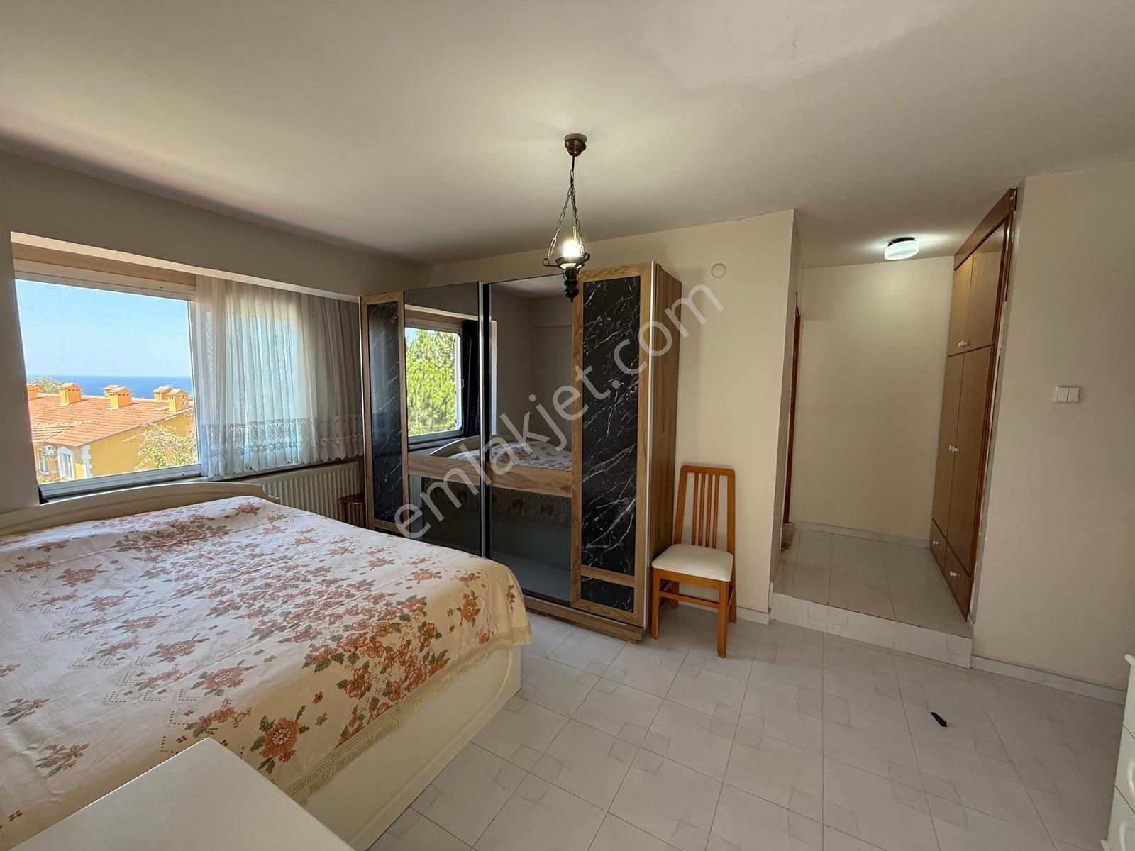 Kuşadası Marina Bölgesi Akdemir Sitesinde Forleks Satılık Villa! — fotoğraf 30
