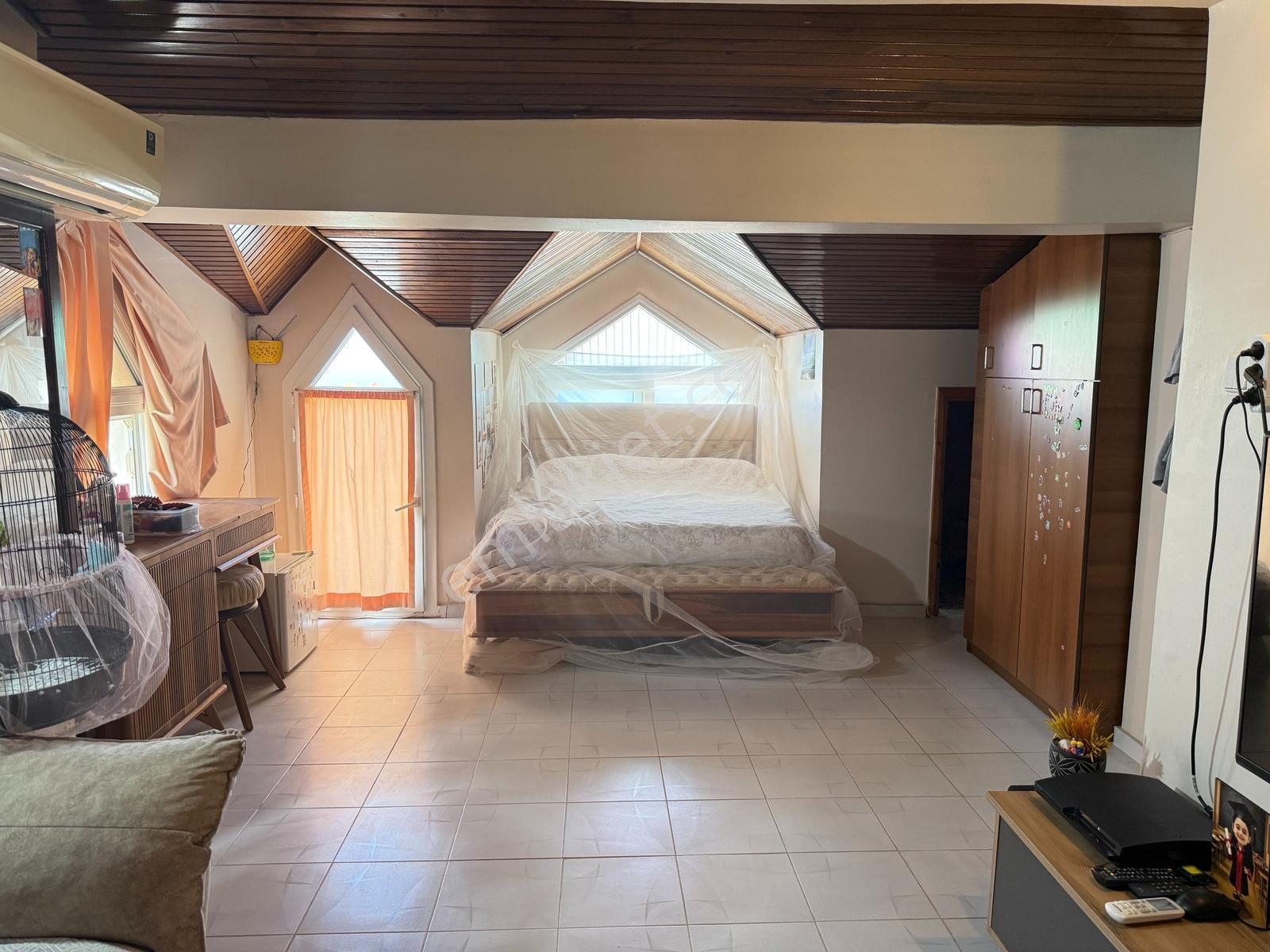 Kuşadası Marina Bölgesi Akdemir Sitesinde Forleks Satılık Villa! — fotoğraf 32