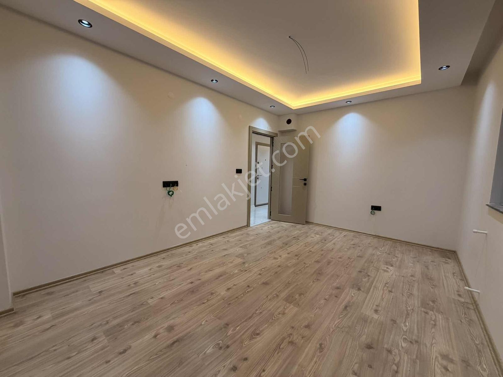 Çok Geniş Çok Özell 2+1 Yüksek Giriş Tramvaya Cok Yakın — fotoğraf 5