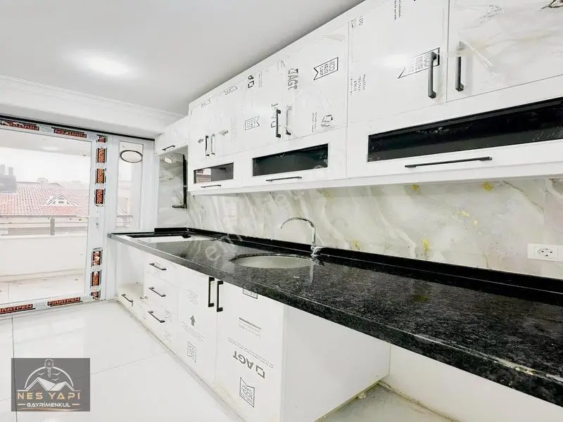 Metrobüse 5 Dk Sıfır İskanlı Arakat Daire!! — fotoğraf 3
