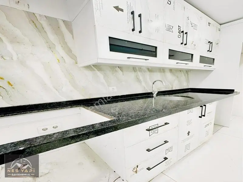 Metrobüse 5 Dk Sıfır İskanlı Arakat Daire!! — fotoğraf 7