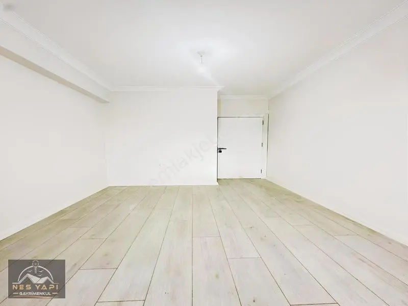 Metrobüse 5 Dk Sıfır İskanlı Arakat Daire!! — fotoğraf 9