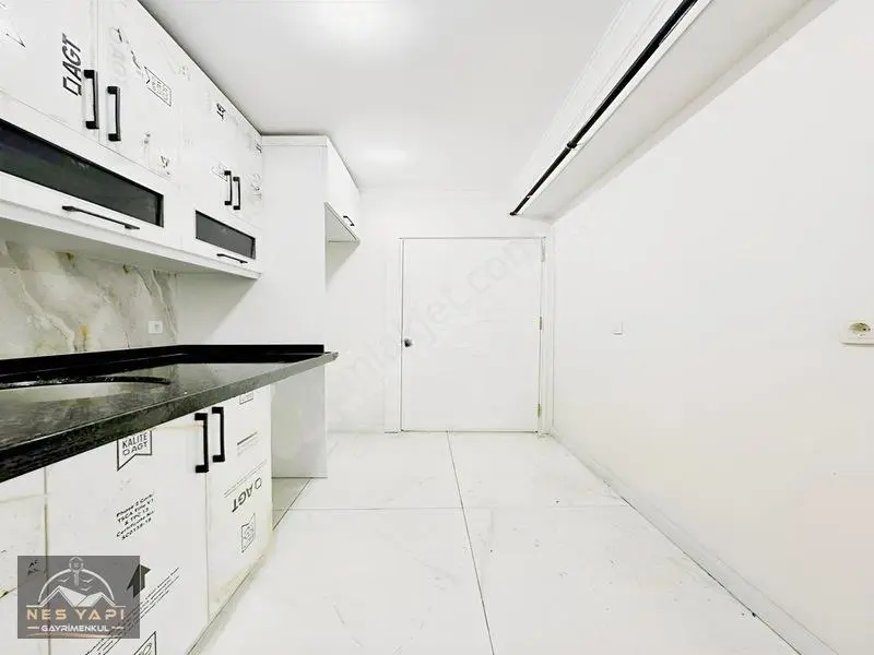 Metrobüse 5 Dk Sıfır İskanlı Arakat Daire!! — fotoğraf 20