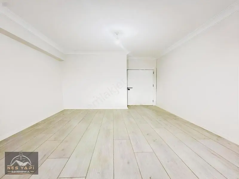Metrobüse 5 Dk Sıfır İskanlı Arakat Daire!! — fotoğraf 22