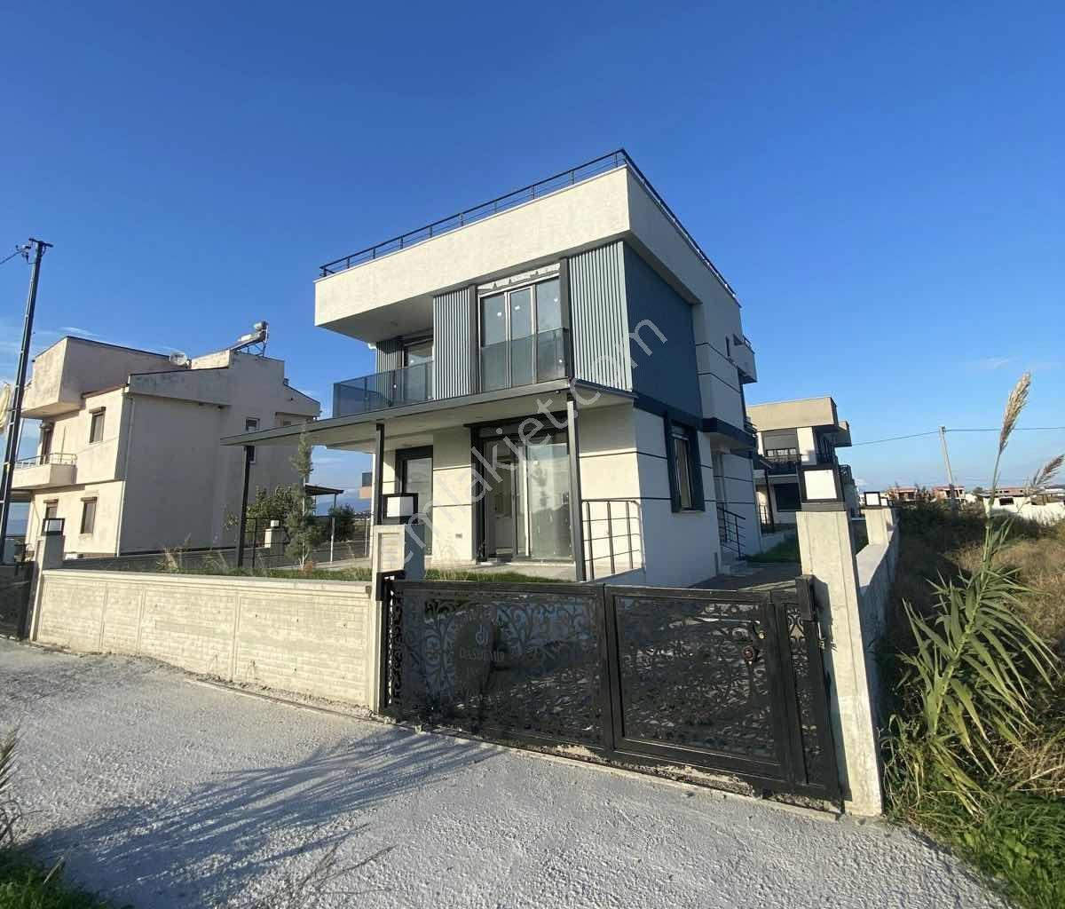 Denize Yakın Bahçeli Otoparklı Ön Cephe 2+1 İkiz Villa — fotoğraf 2