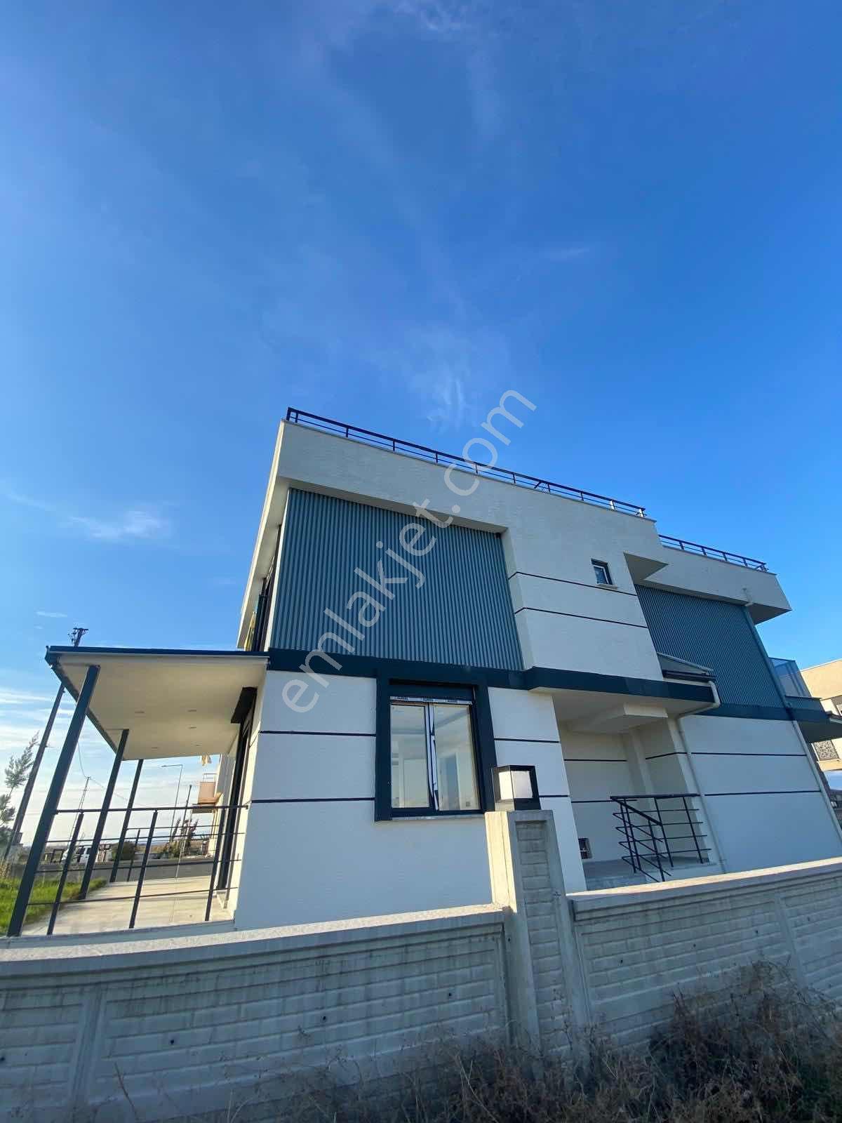 Denize Yakın Bahçeli Otoparklı Ön Cephe 2+1 İkiz Villa — fotoğraf 3