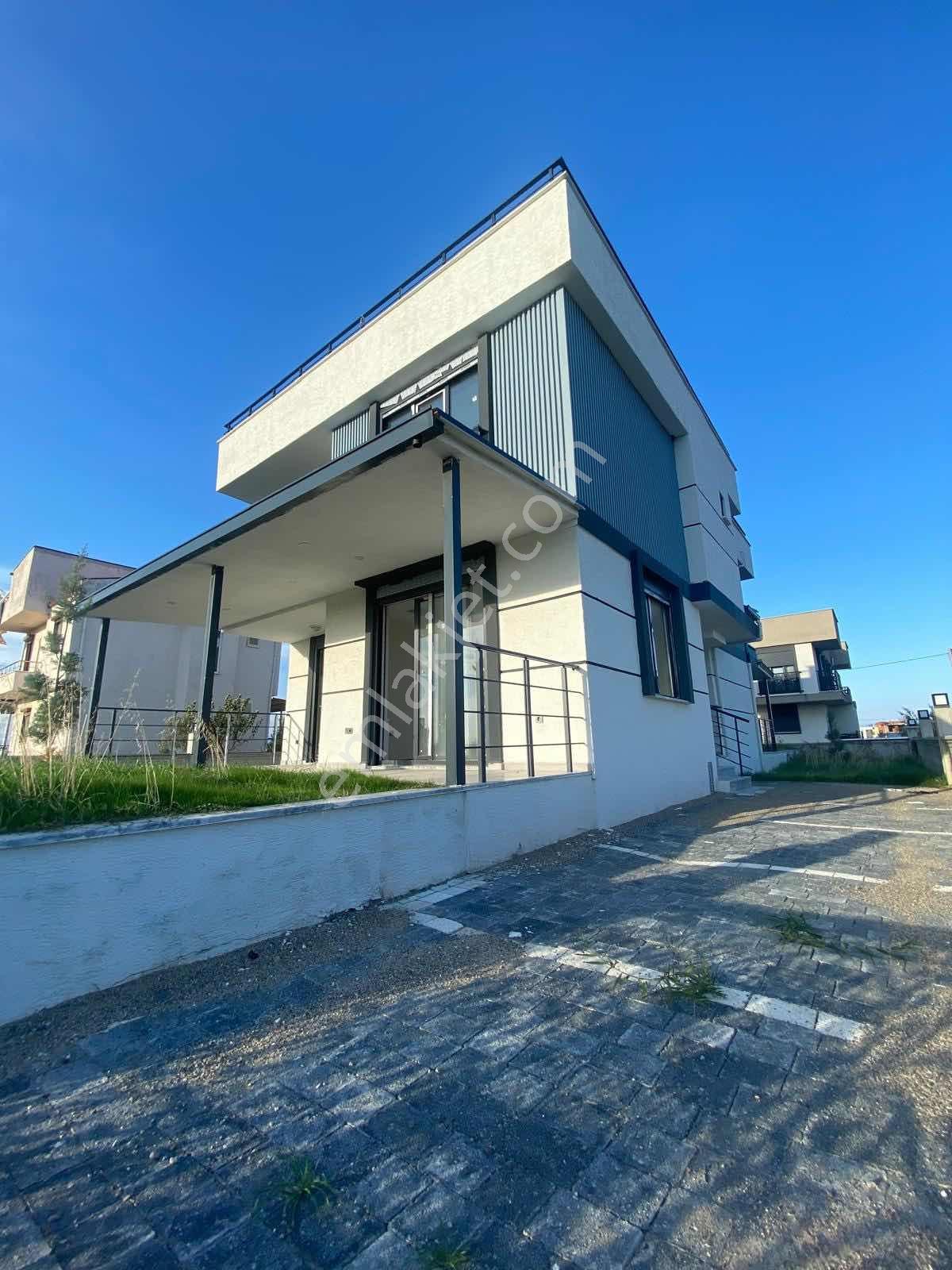 Denize Yakın Bahçeli Otoparklı Ön Cephe 2+1 İkiz Villa — fotoğraf 5