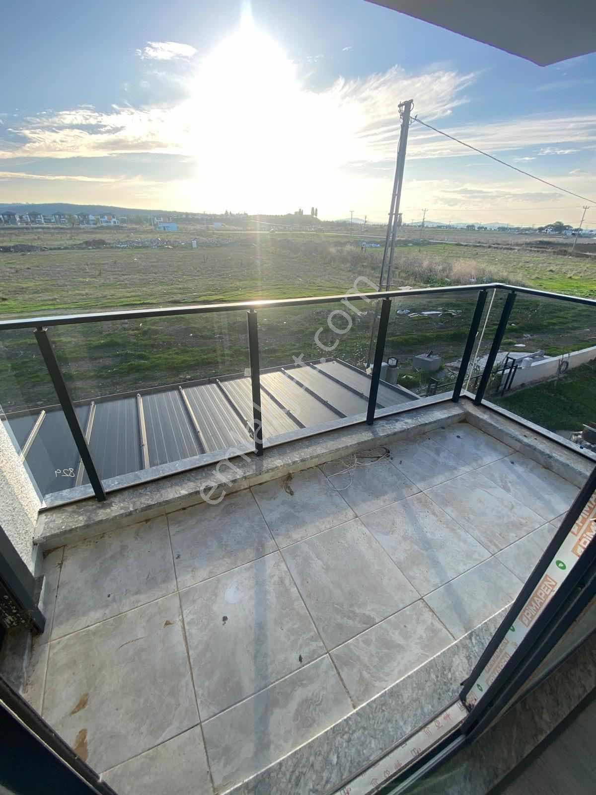 Denize Yakın Bahçeli Otoparklı Ön Cephe 2+1 İkiz Villa — fotoğraf 8