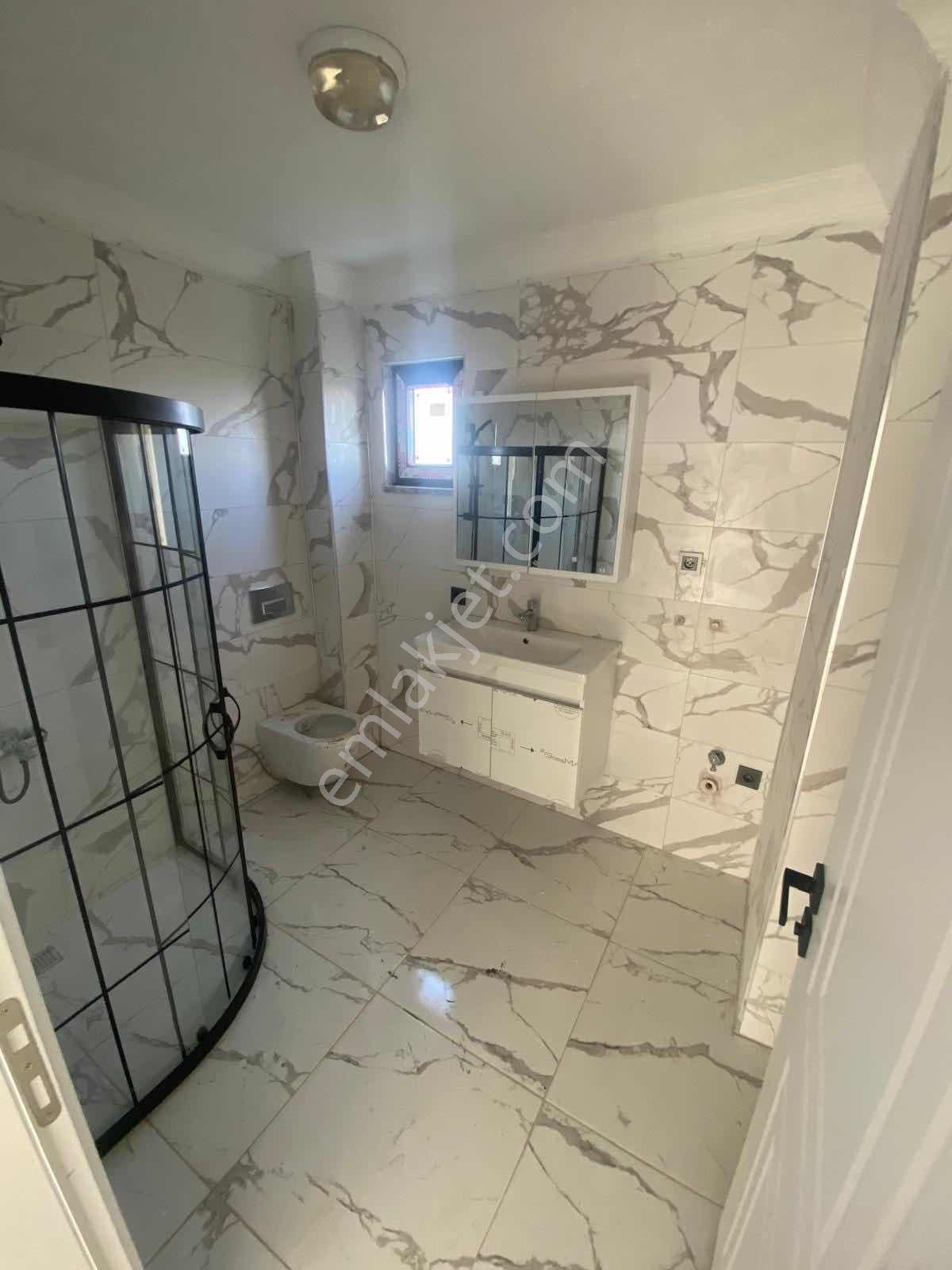 Denize Yakın Bahçeli Otoparklı Ön Cephe 2+1 İkiz Villa — fotoğraf 9