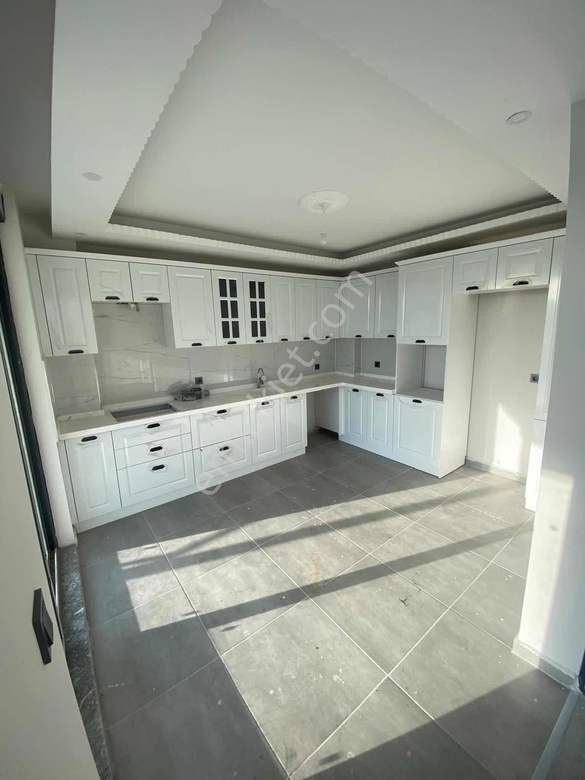 Denize Yakın Bahçeli Otoparklı Ön Cephe 2+1 İkiz Villa — fotoğraf 14