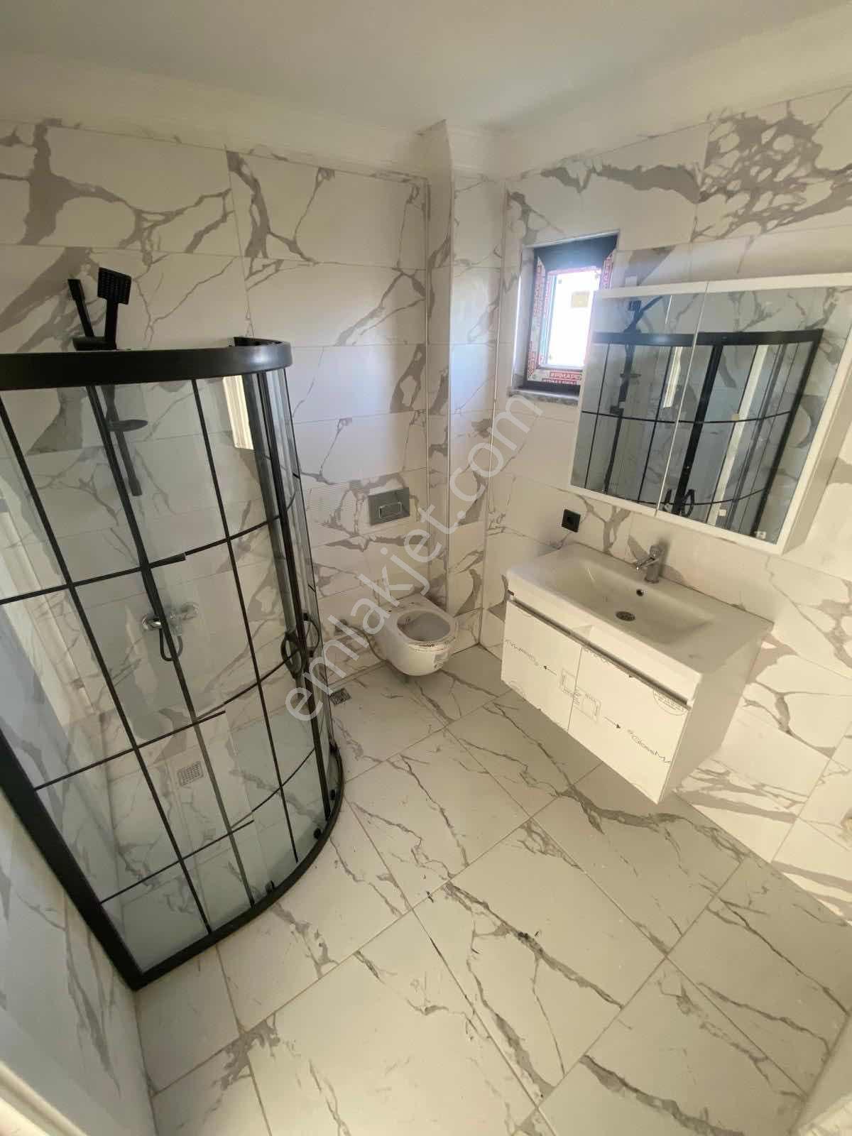 Denize Yakın Bahçeli Otoparklı Ön Cephe 2+1 İkiz Villa — fotoğraf 16