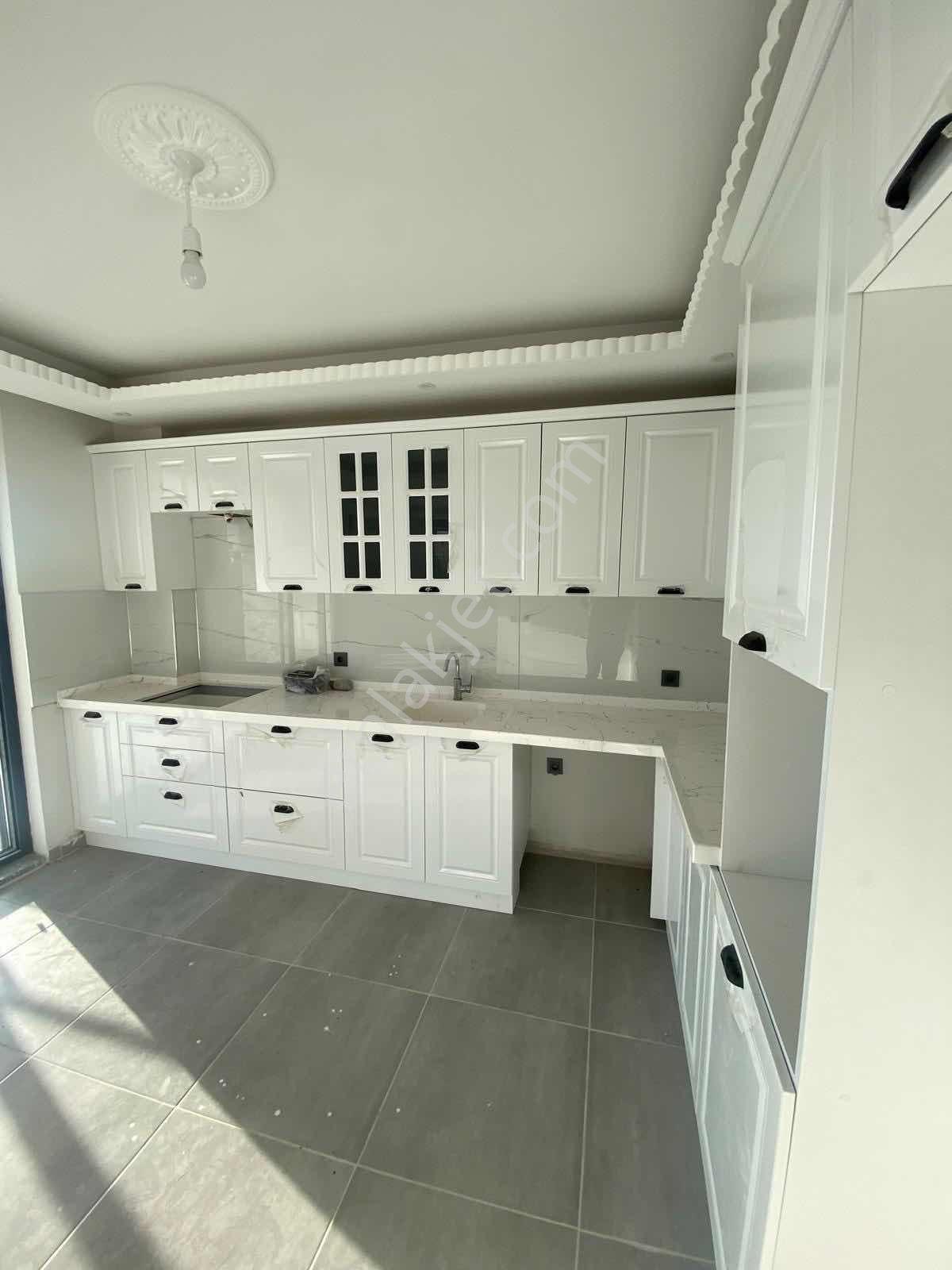 Denize Yakın Bahçeli Otoparklı Ön Cephe 2+1 İkiz Villa — fotoğraf 17