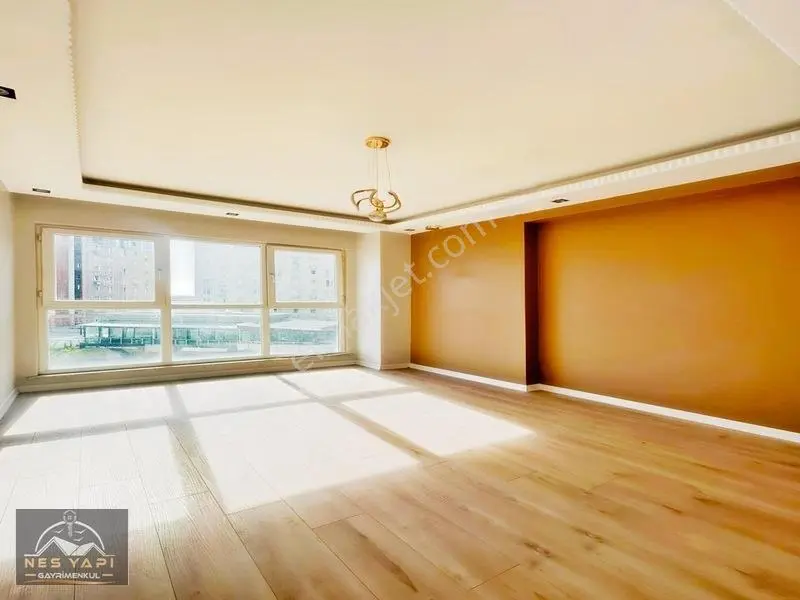 Beylikdüzü Metrobüsün Yanında Lüx Sitede 2+1 Satılık Daire! — fotoğraf 2