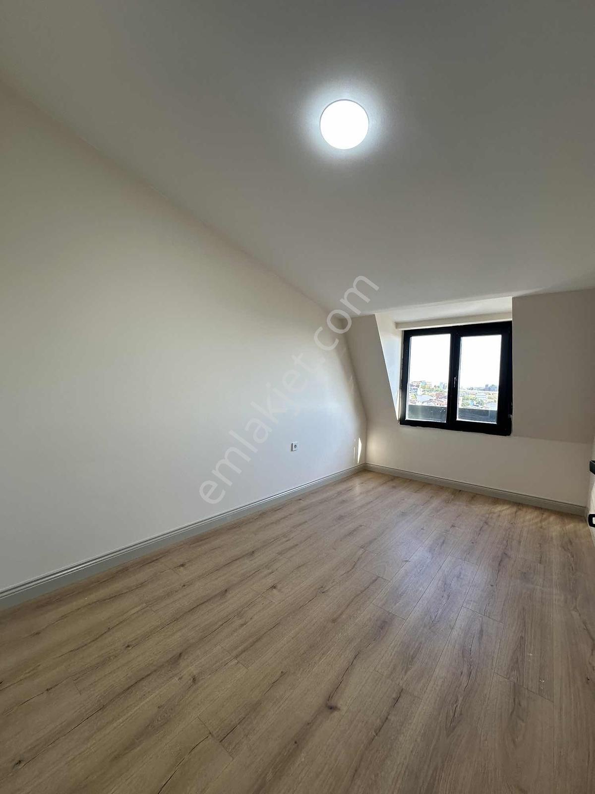 Taşolukta Müthiş Manzaralı Satılık 3+1 Yüksek Çatı Katı Daire — fotoğraf 9