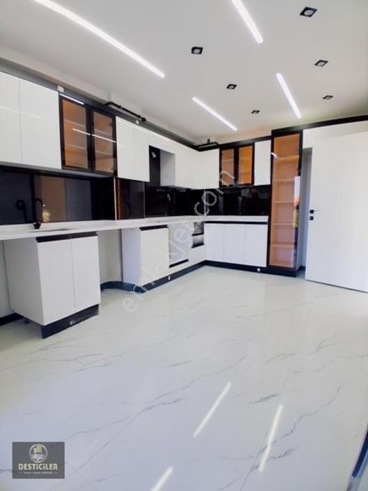 Ar-054 Şirintepe Mah. 3+1 140M2 Yunus Emre Spor Kompleksi Yakını