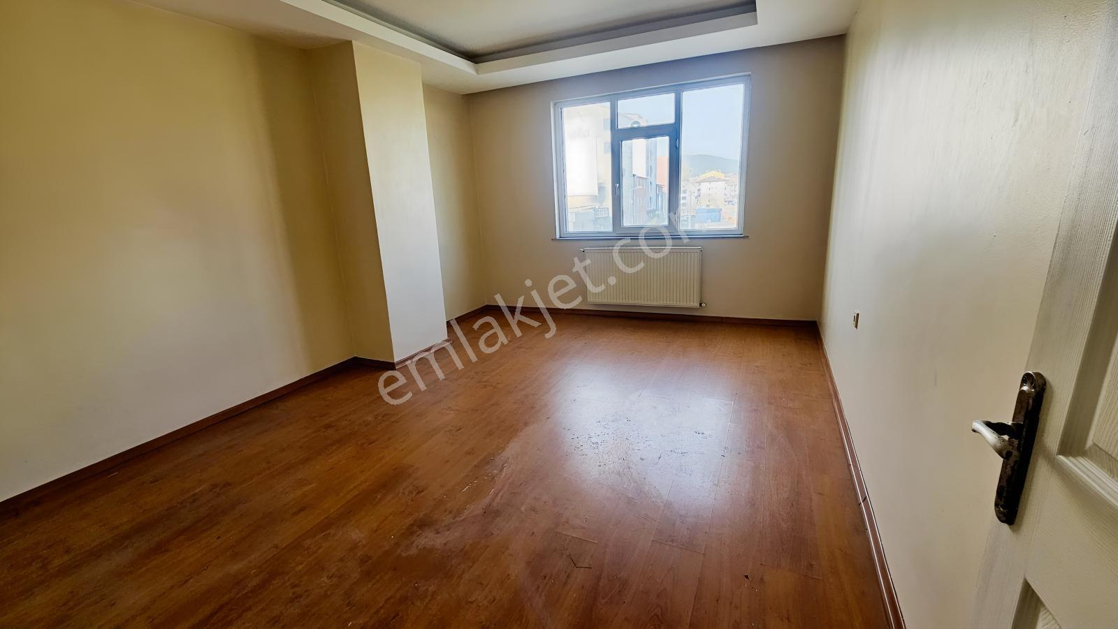 Akse Sapağı Meydanda Satılık 2+1 Daire — fotoğraf 13