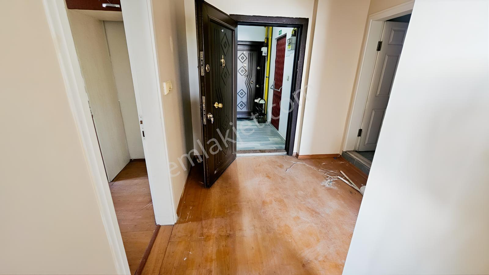 Akse Sapağı Meydanda Satılık 2+1 Daire — fotoğraf 17