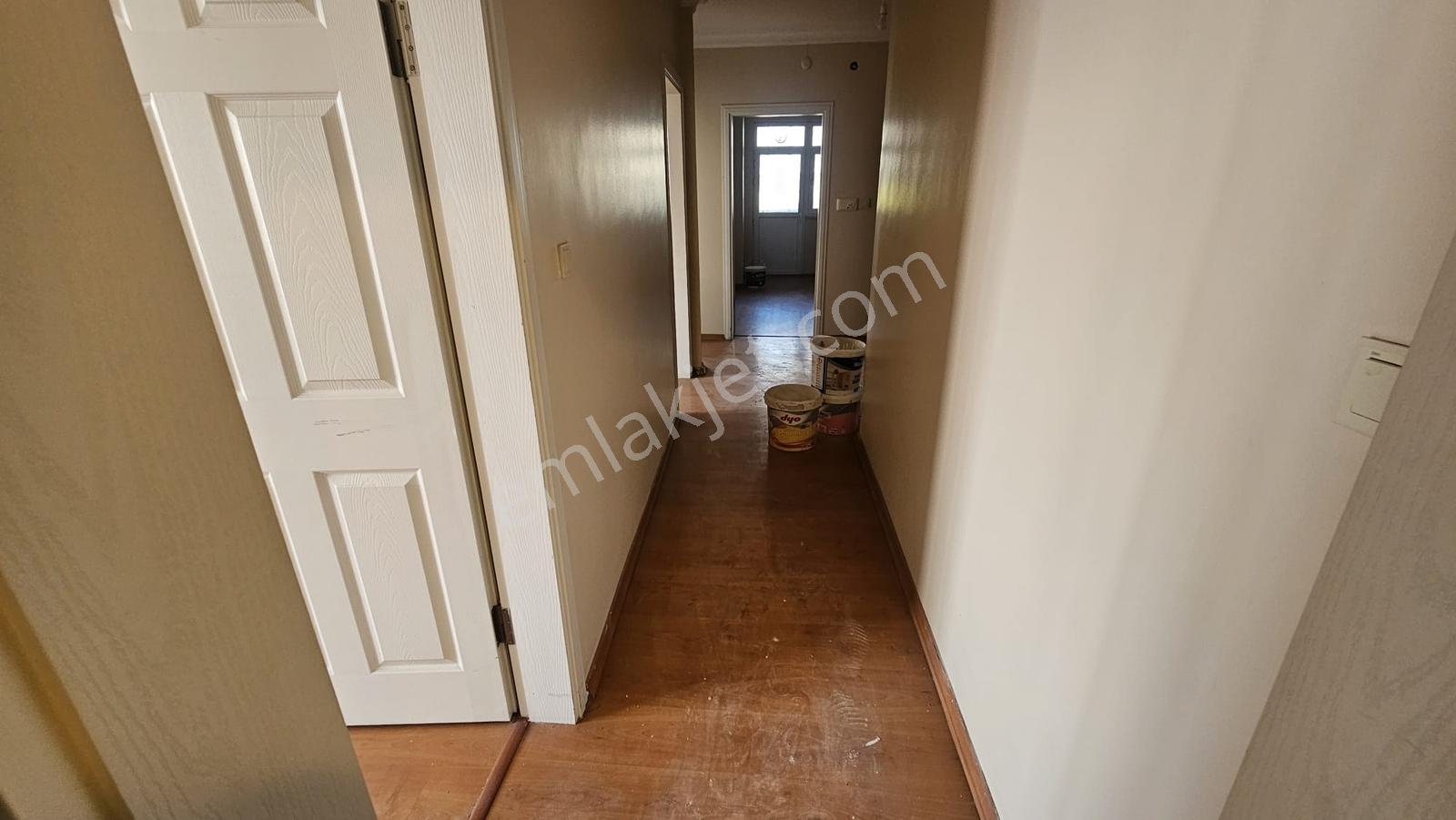 Akse Sapağı Meydanda Satılık 2+1 Daire — fotoğraf 18