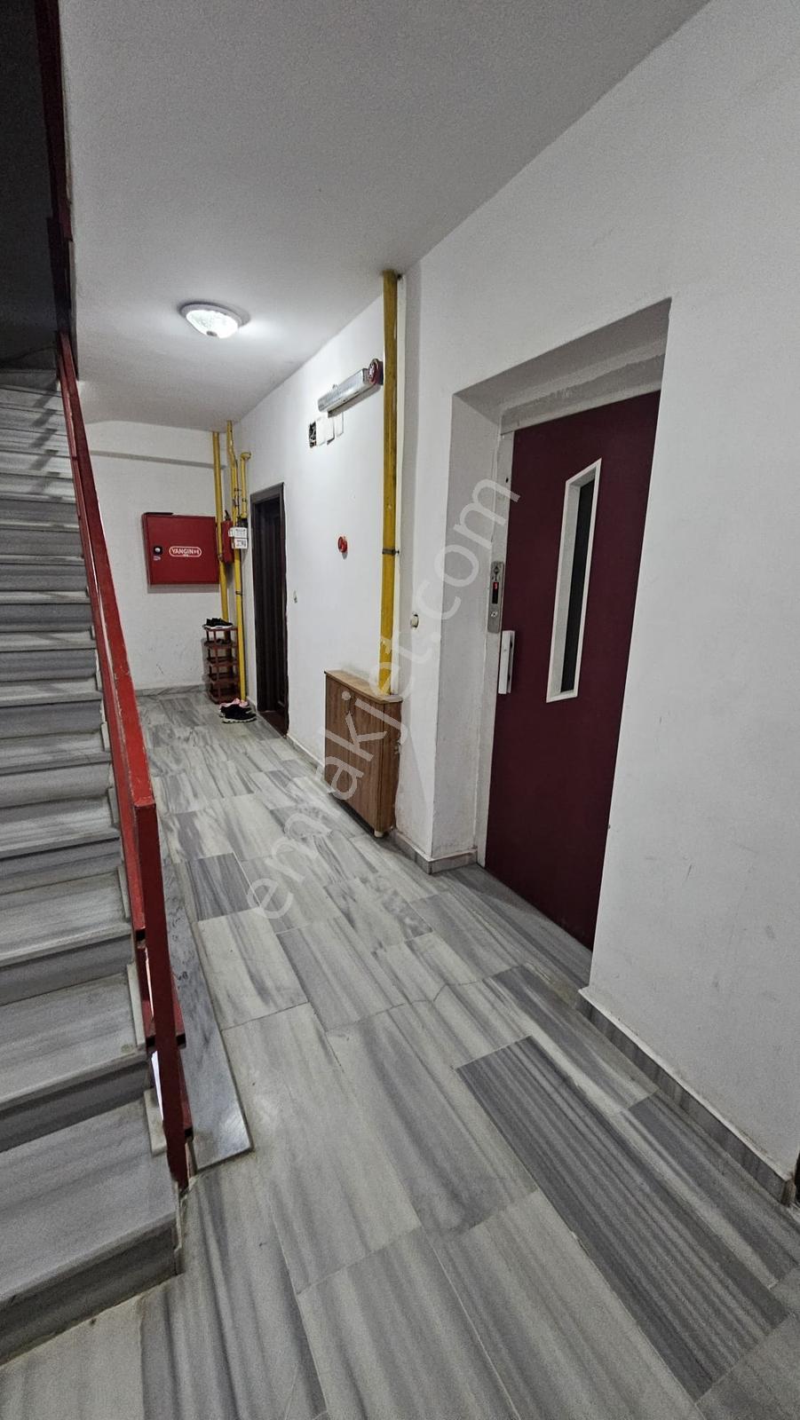 Akse Sapağı Meydanda Satılık 2+1 Daire — fotoğraf 21