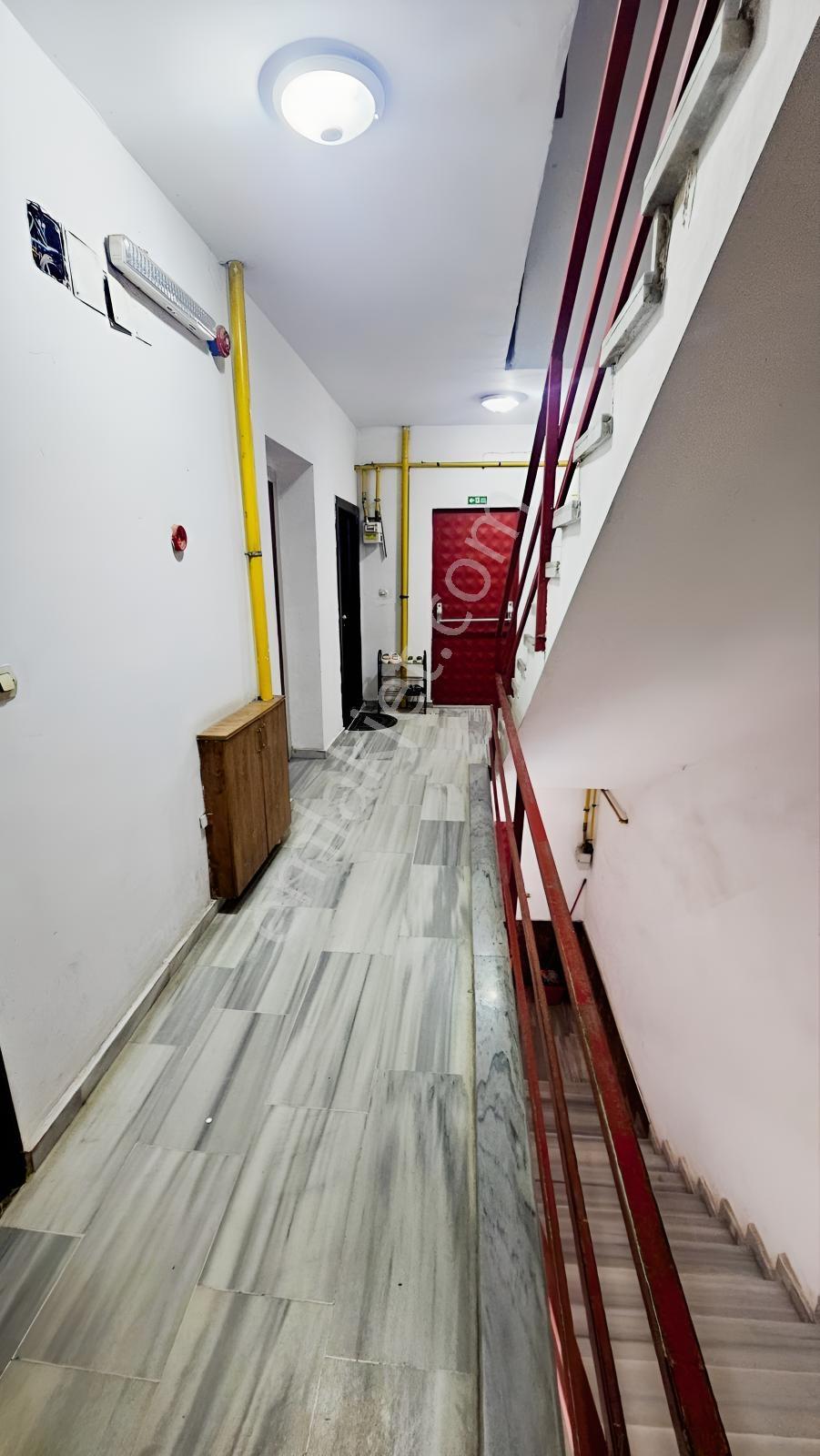 Akse Sapağı Meydanda Satılık 2+1 Daire — fotoğraf 23