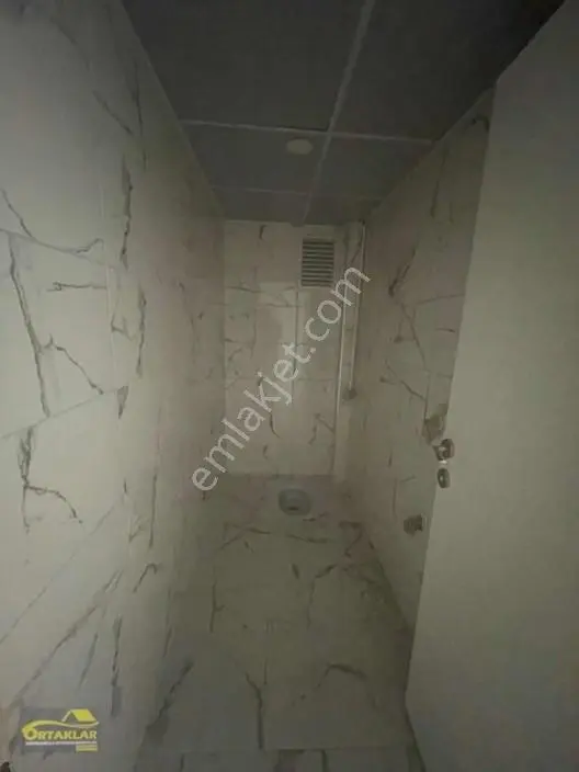 Özel Garajlı Köşe 2+1 — fotoğraf 2