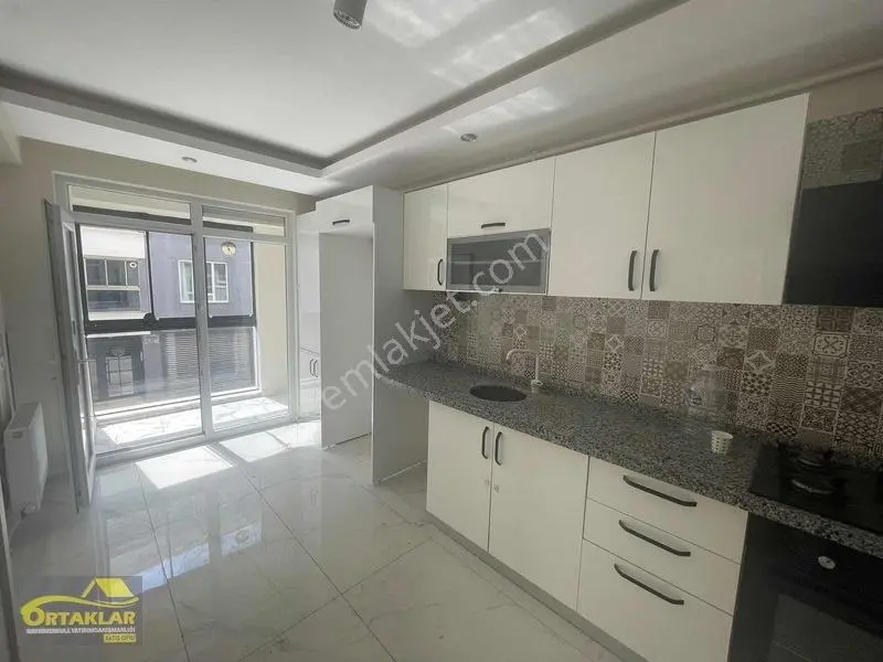 Özel Garajlı Köşe 2+1 — fotoğraf 3