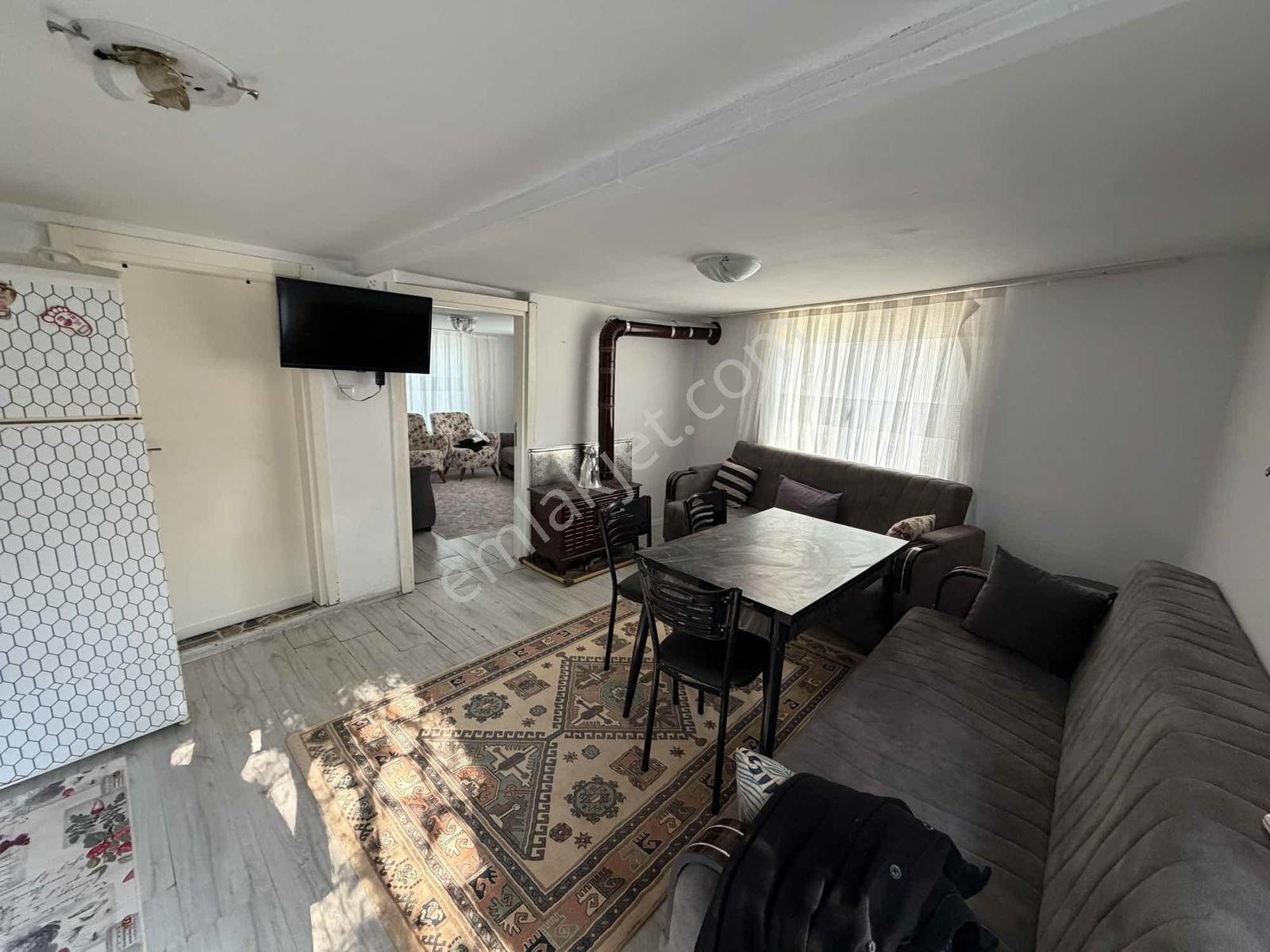 Göllüce' De Kelepir Eşyalı Satılık 2 Katlı Müstakil Ev — fotoğraf 3