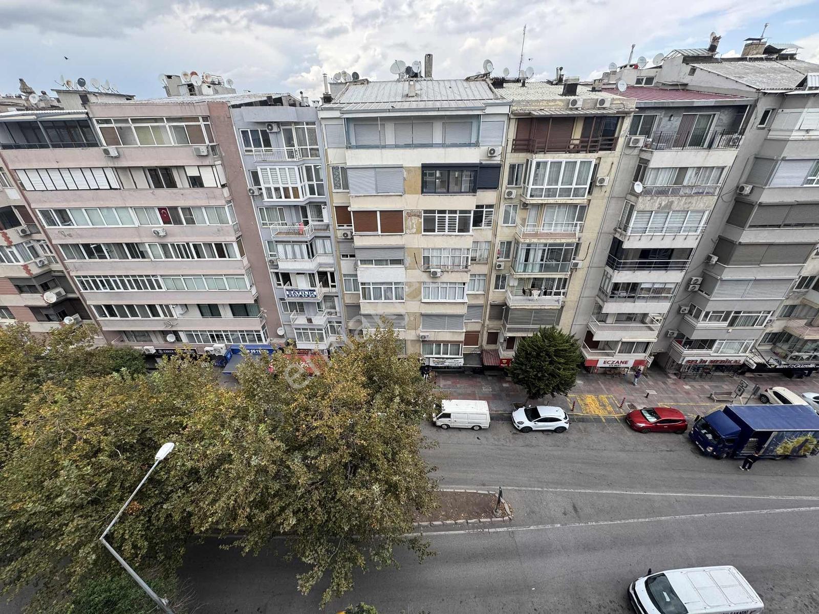 Bürmen'den Mithatpaşa Caddesinde 3+1 Asansörlü Otoparklı — fotoğraf 9
