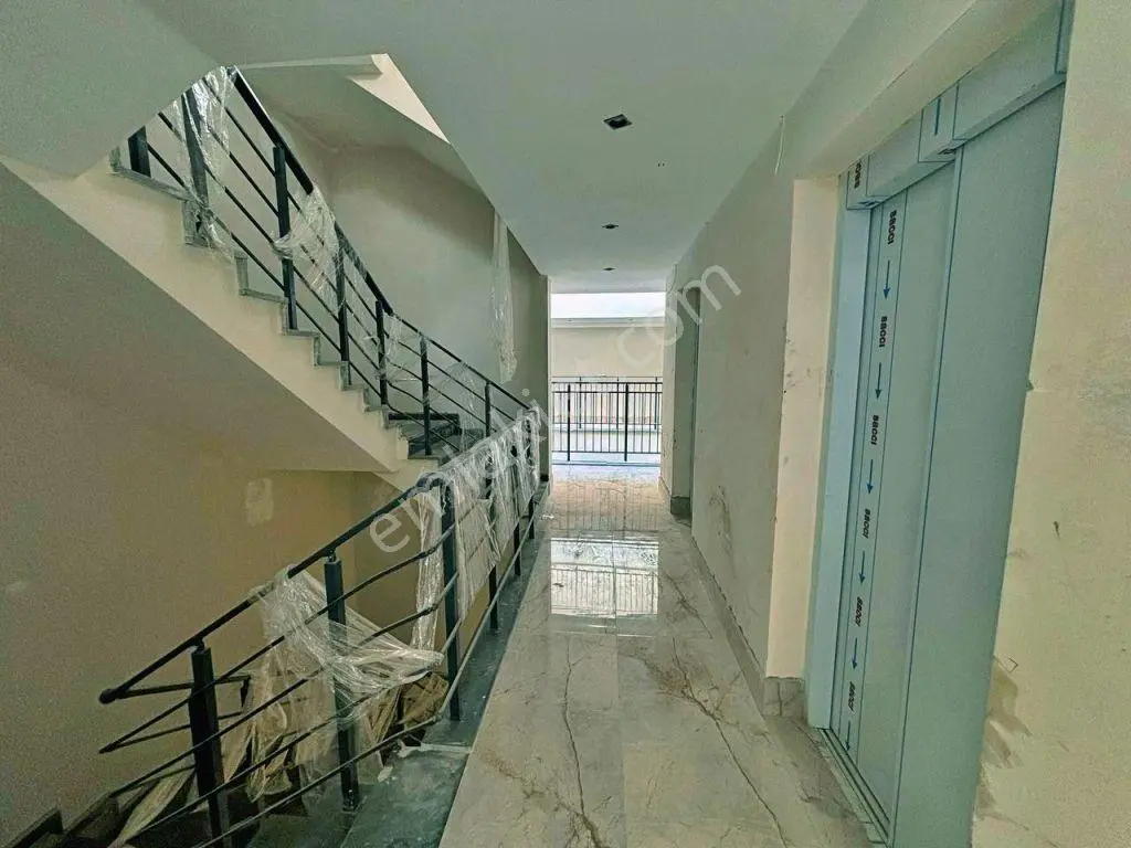Uytundan Örende Havuzlu Ultralüks Sitede 2+1 Akıllı Daire — fotoğraf 30