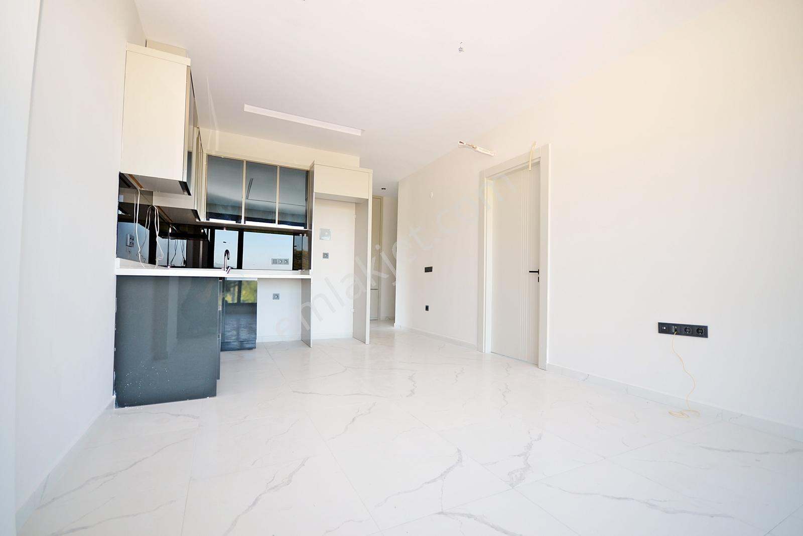 Kavi Velux | Eşyasız 2+1 | Sosyal Olanaklı — fotoğraf 3