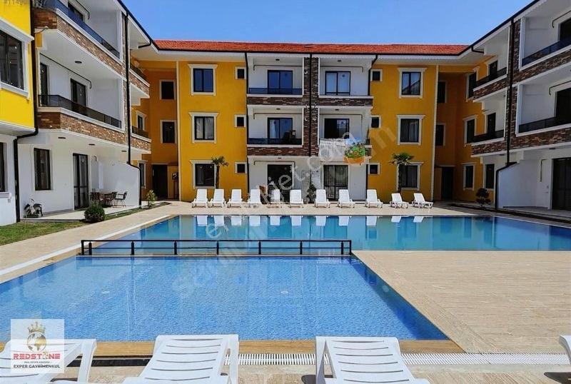 Tamamı Bu Fiyat! Ara Kat Havuz Cepheli Full Eşyalı Geniş 2+1 — fotoğraf 2
