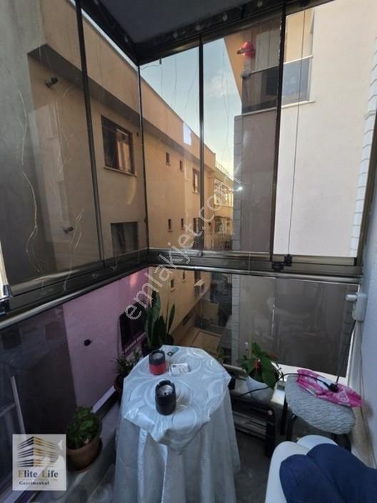 Mimar Sinan'da Merkezi Konumda İskanlı Krediye Uygun 2+1 Ara Kat — fotoğraf 6