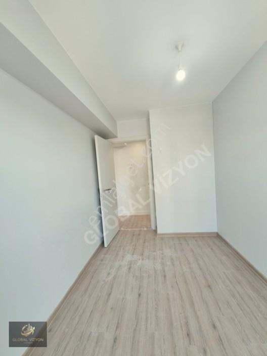 Pendik Yenişehir Yüzme Havuzlu Site İçi Satılık 2+1 Daireler — fotoğraf 14